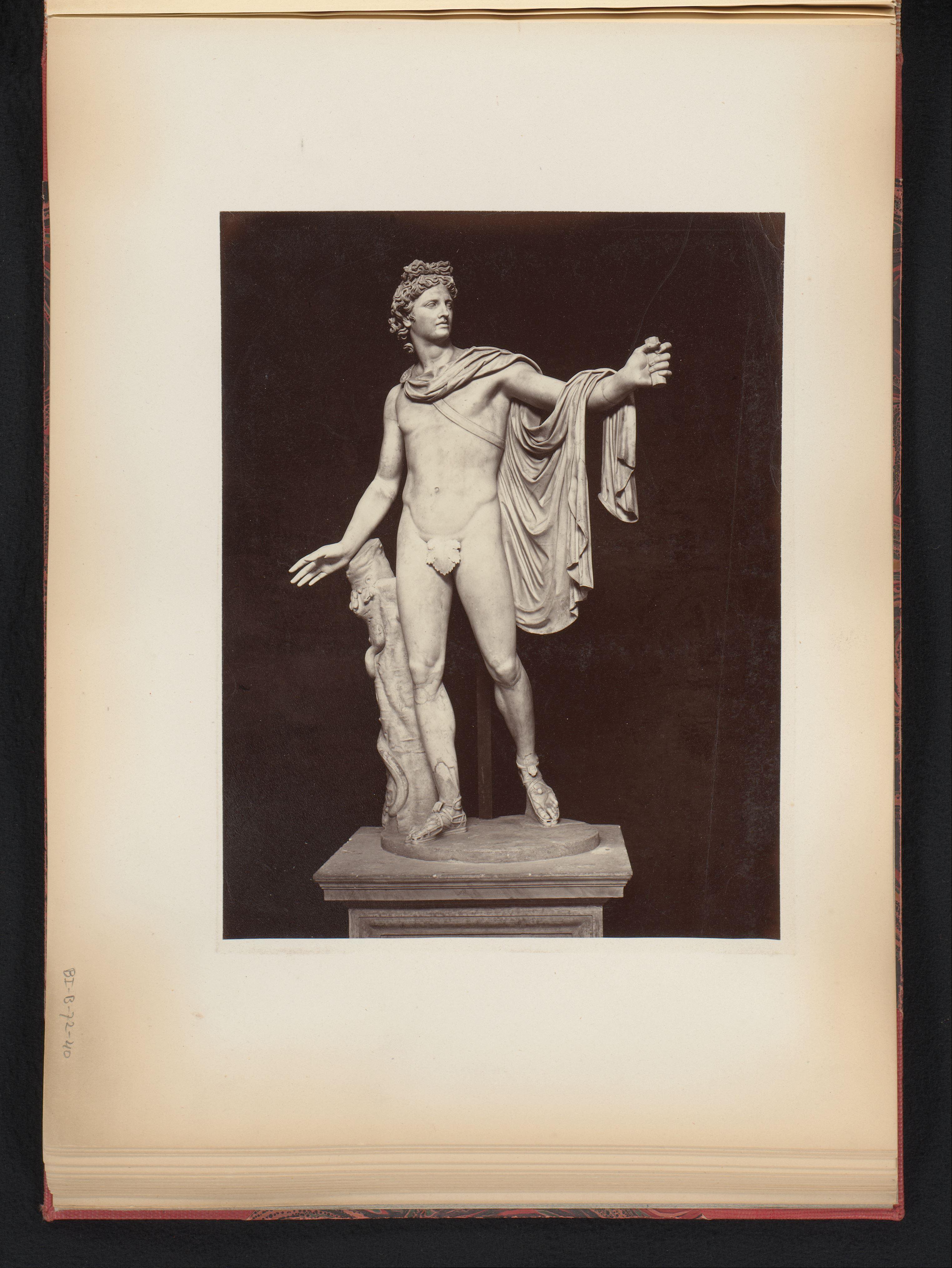 Sculptuur Apollo van Belvedère in het Apostolisch Paleis van Vaticaanstad, Italië