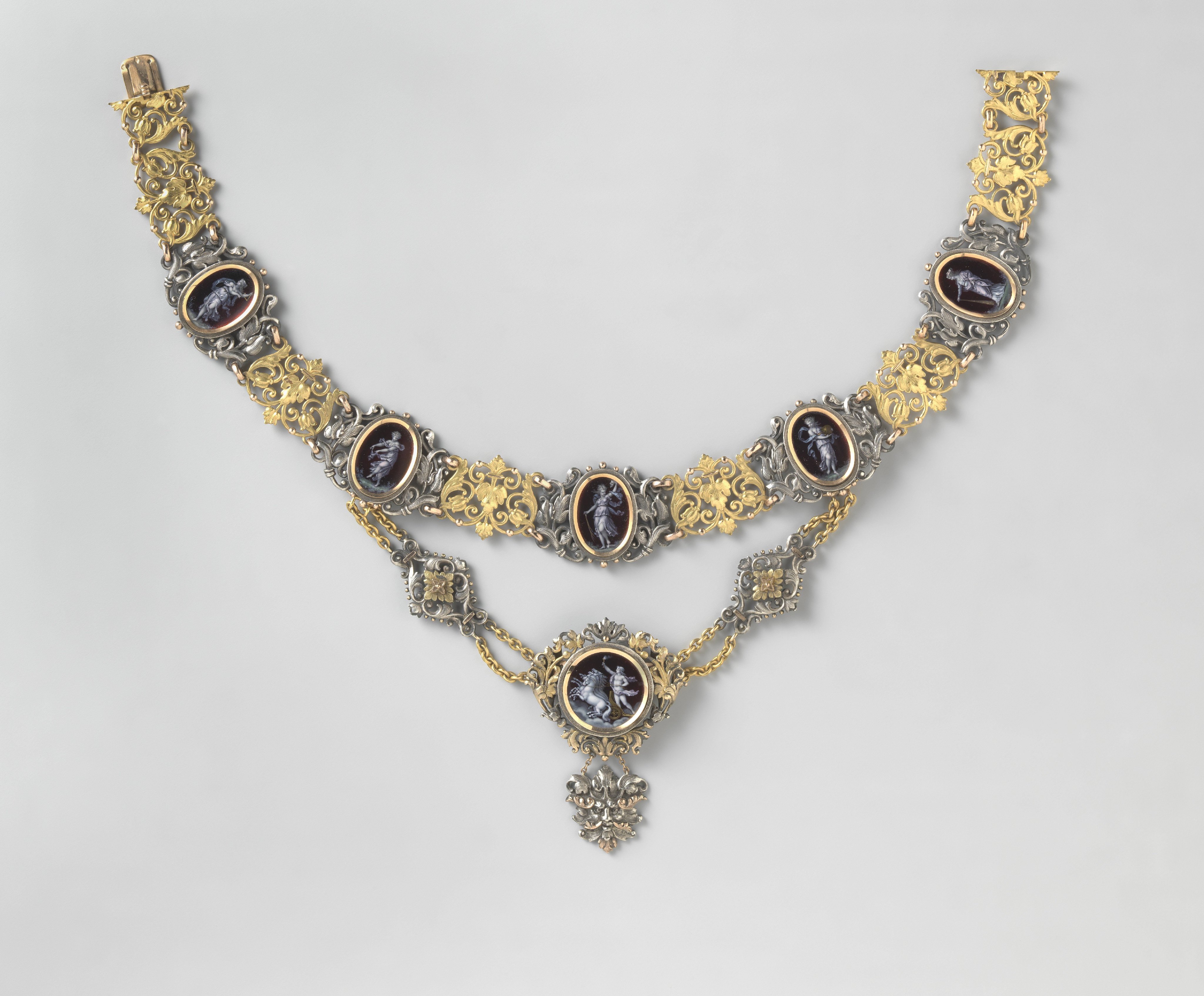Collier
