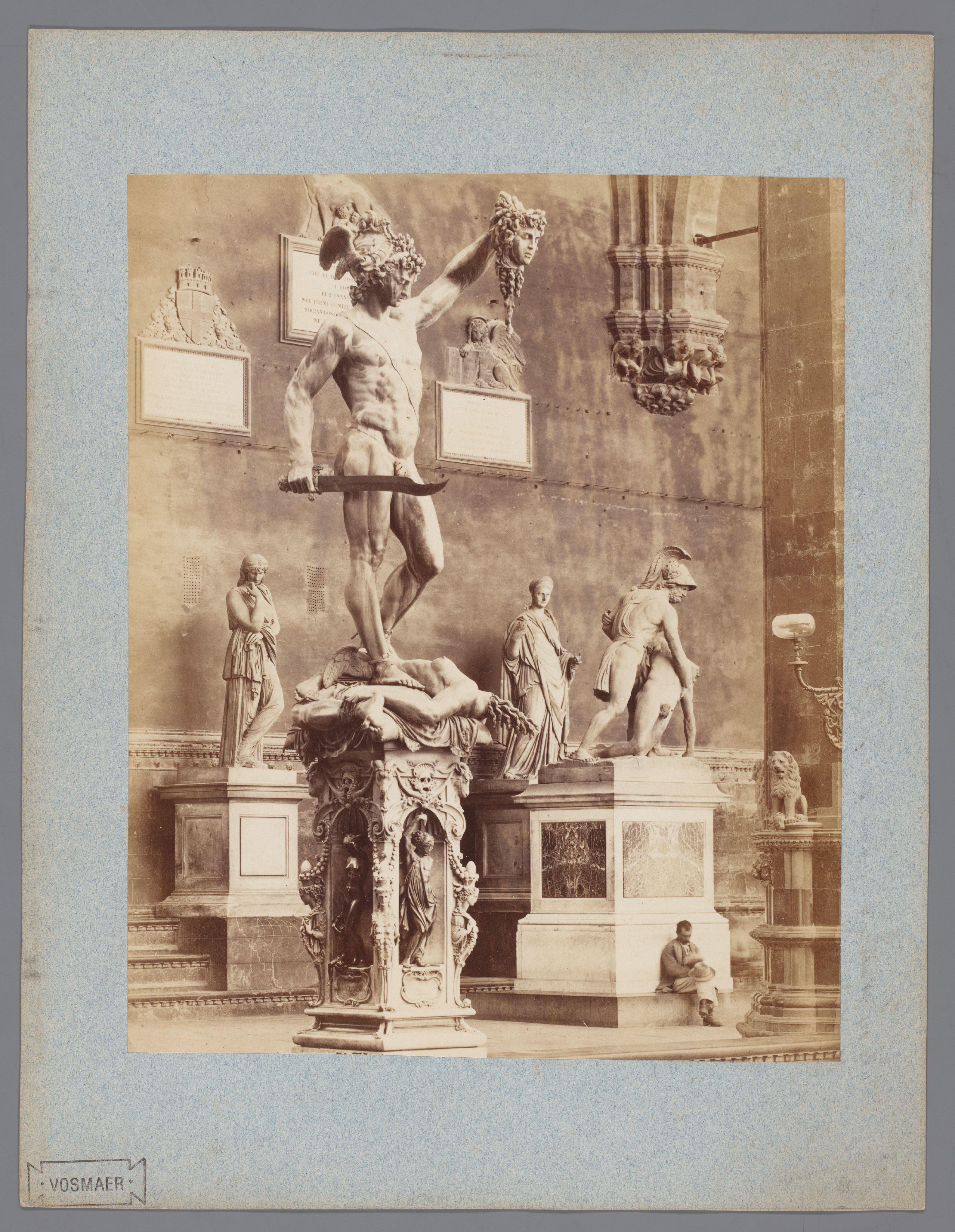 Sculptuur van Perseus met het hoofd van Medusa door Benvenuto Cellini in de Loggia dei Lanzi te Florence