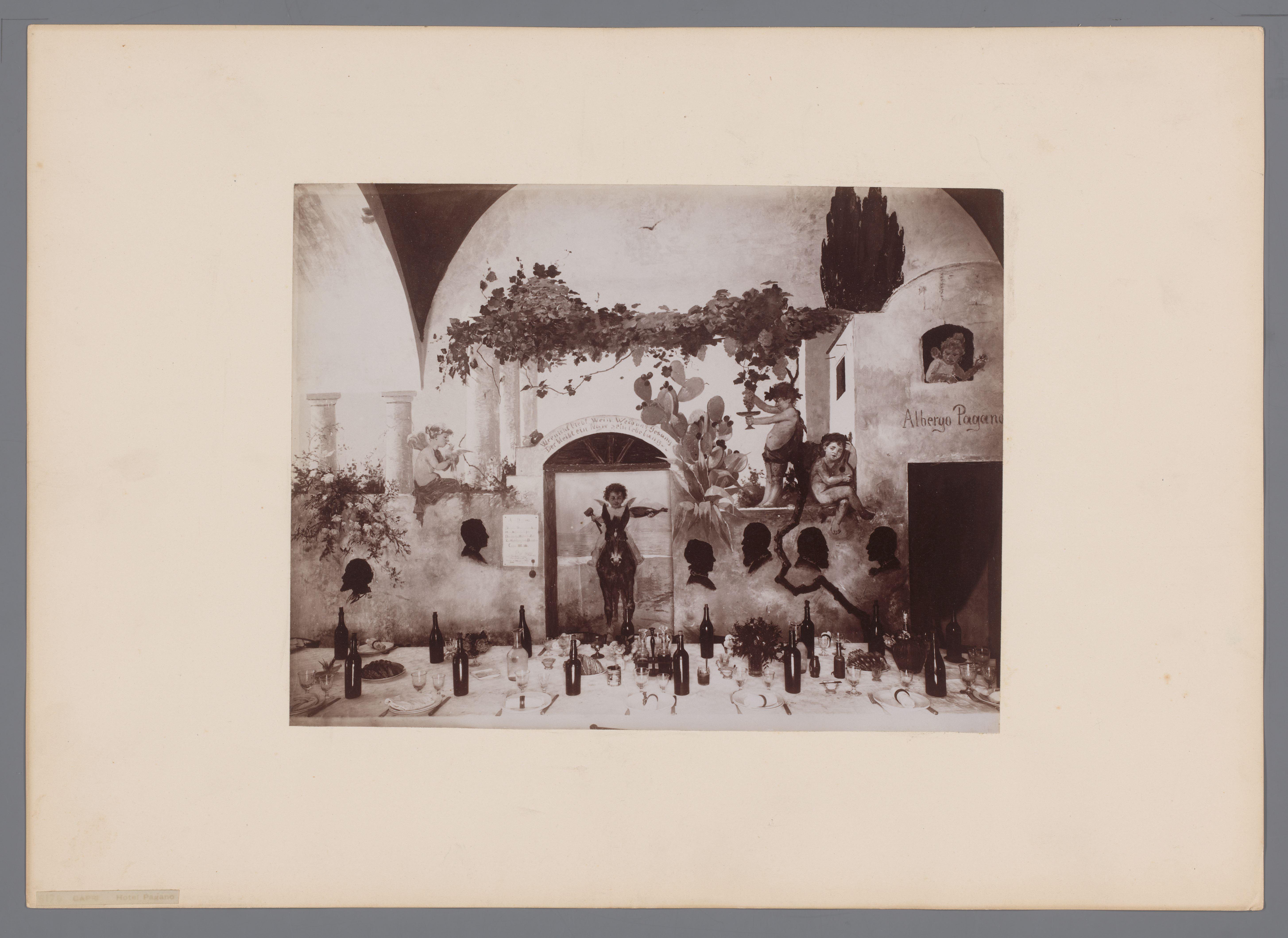 Interieur van de eetzaal van Hotel Pagano te Capri, Italië