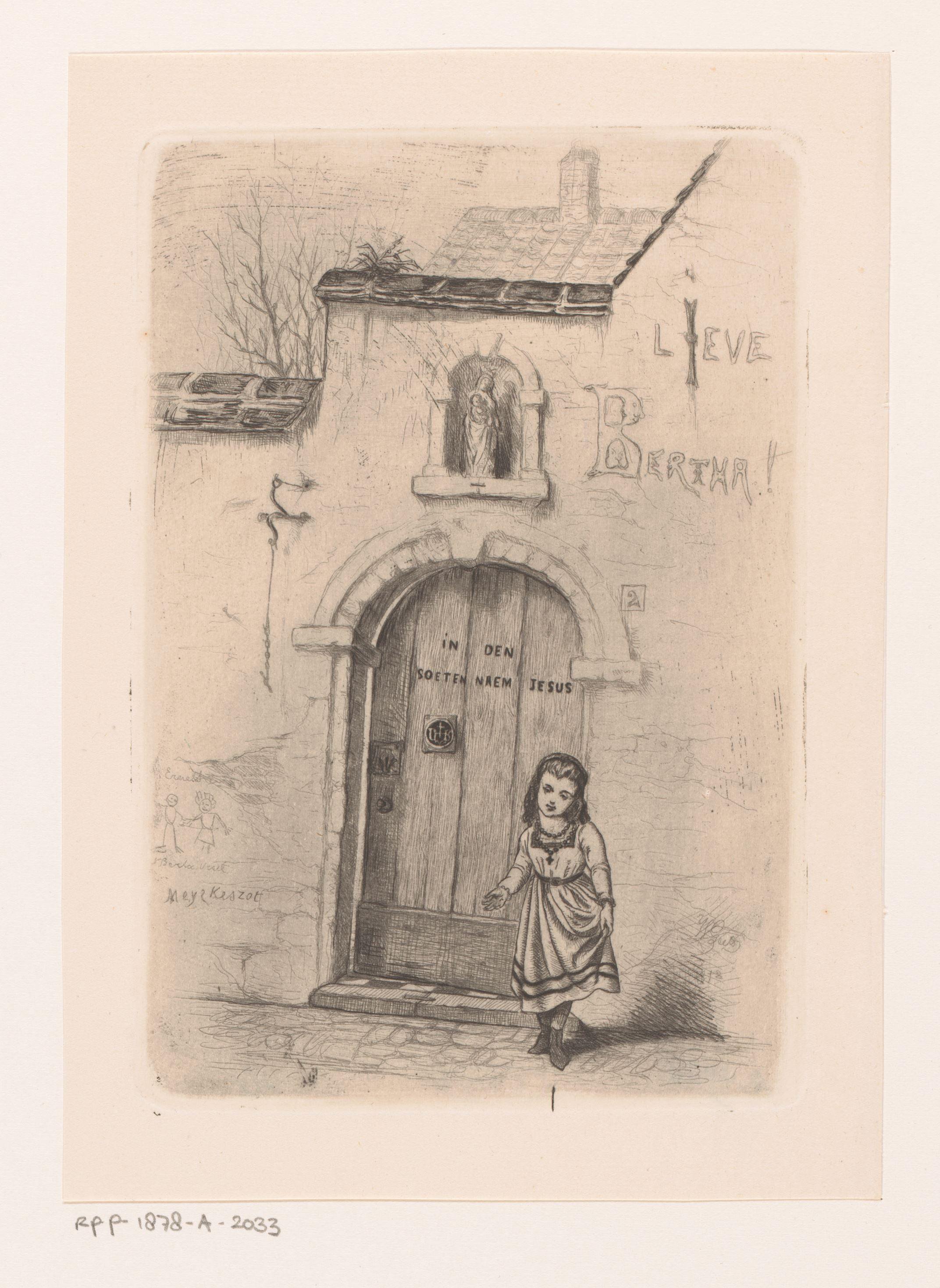 Meisje voor een dichte poort waarboven een Mariabeeld