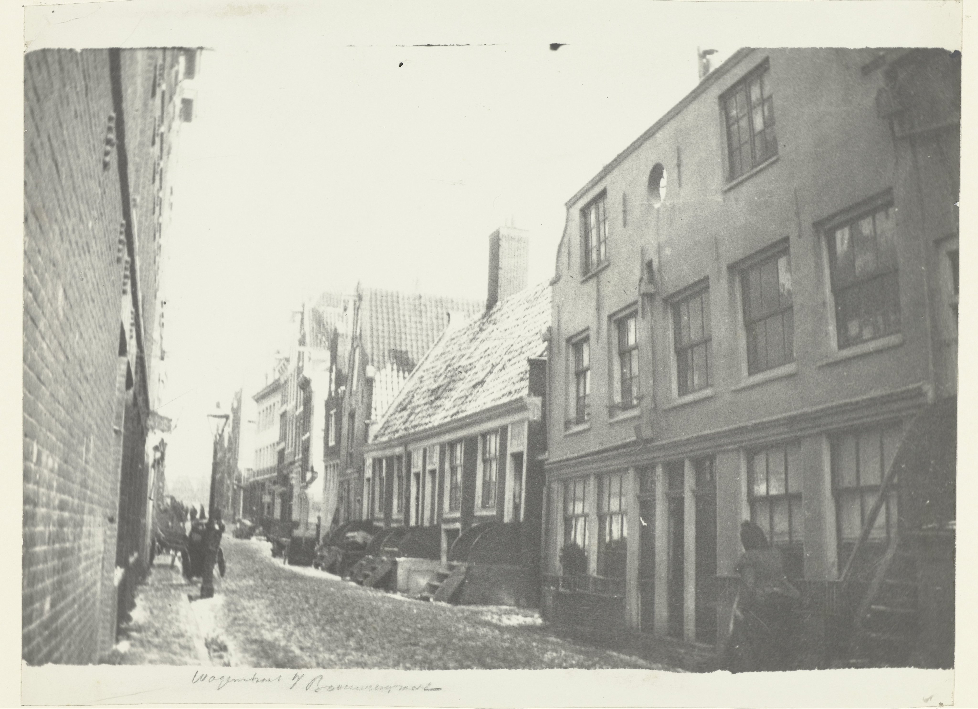 Gezicht op de Wagenstraat, op de hoek van de Brouwersgracht in Amsterdam
