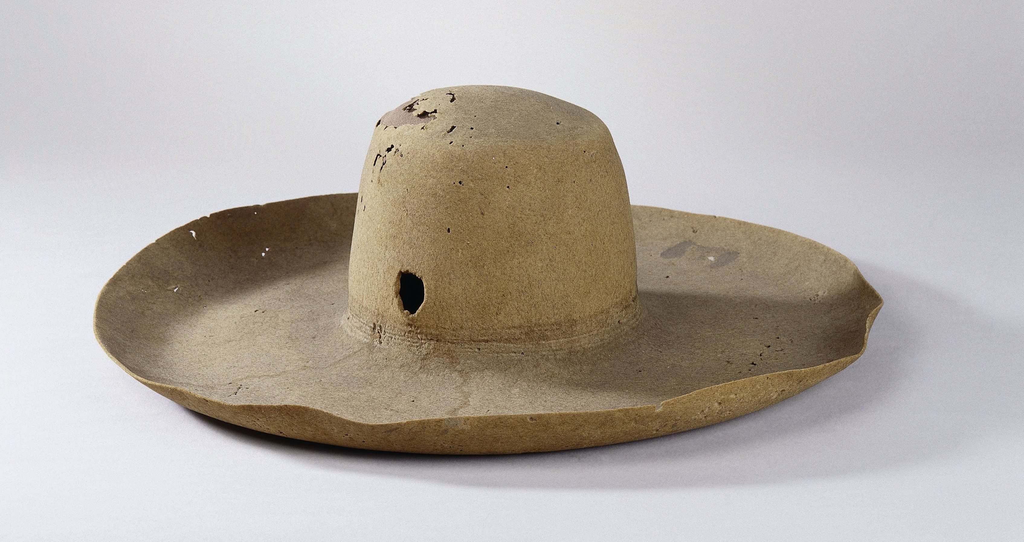Ernest Casimir’s Hat with a Bullet Hole