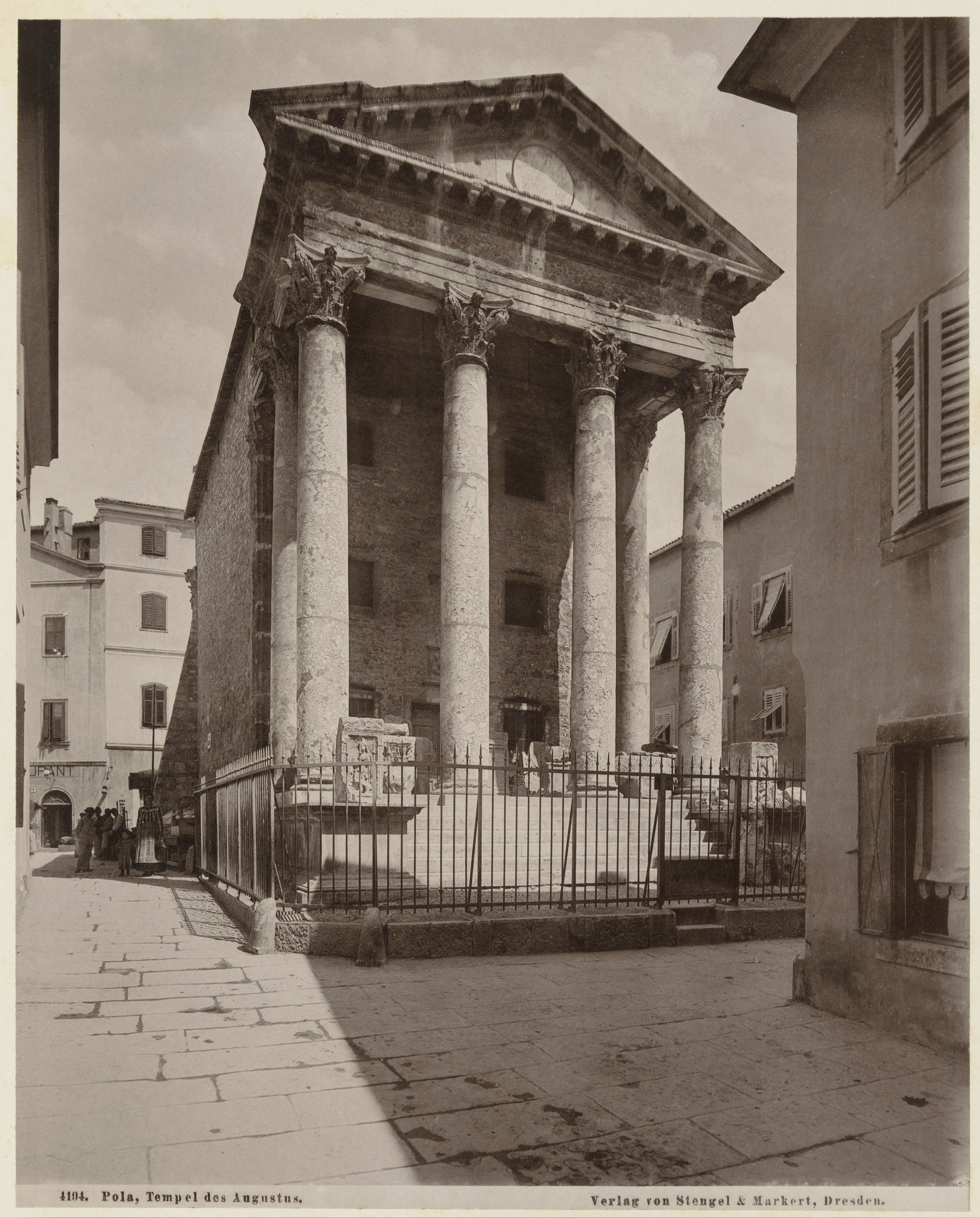 Tempel van Augustus te Pula