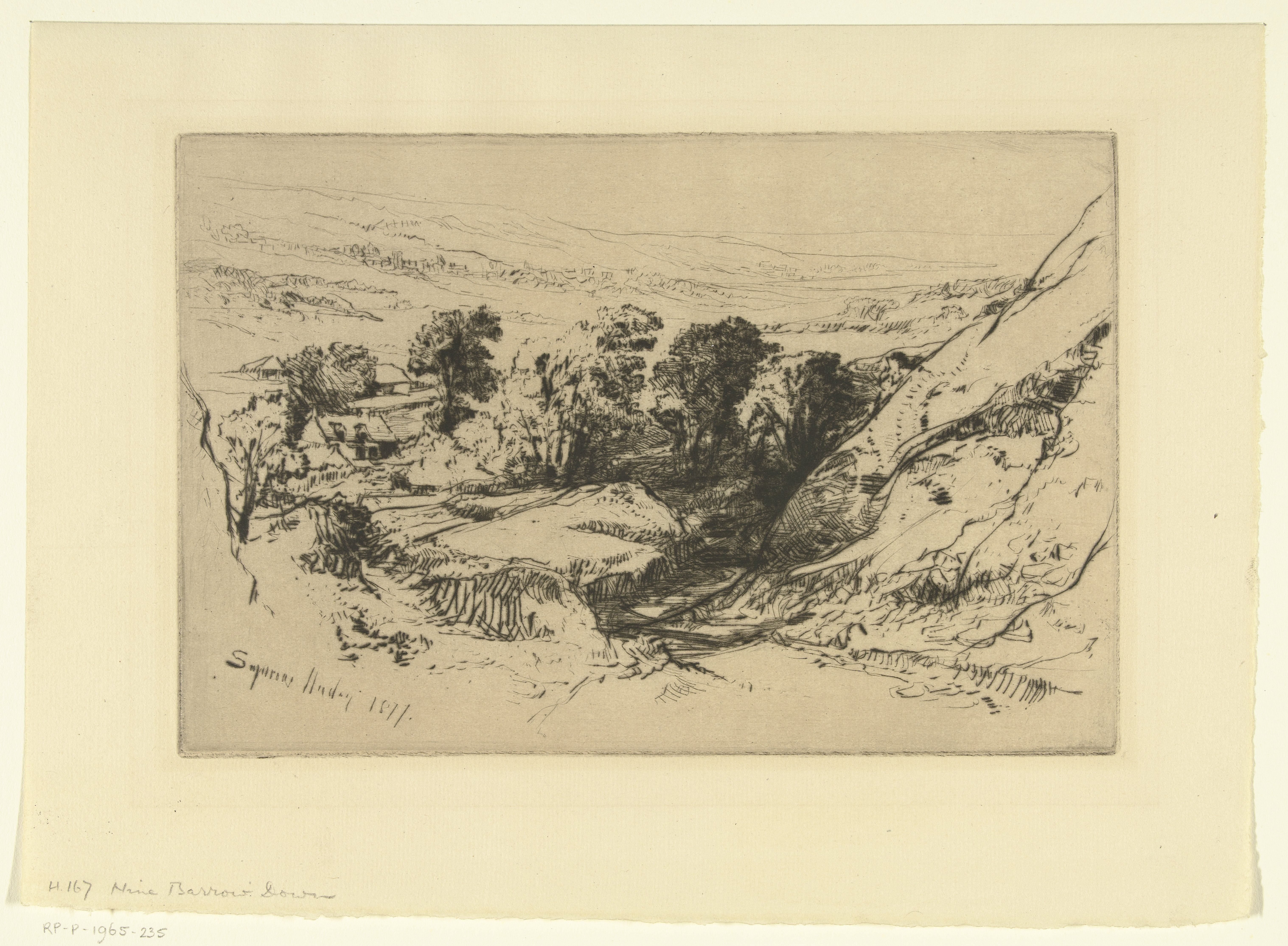 Heuvelachtig landschap met een weg