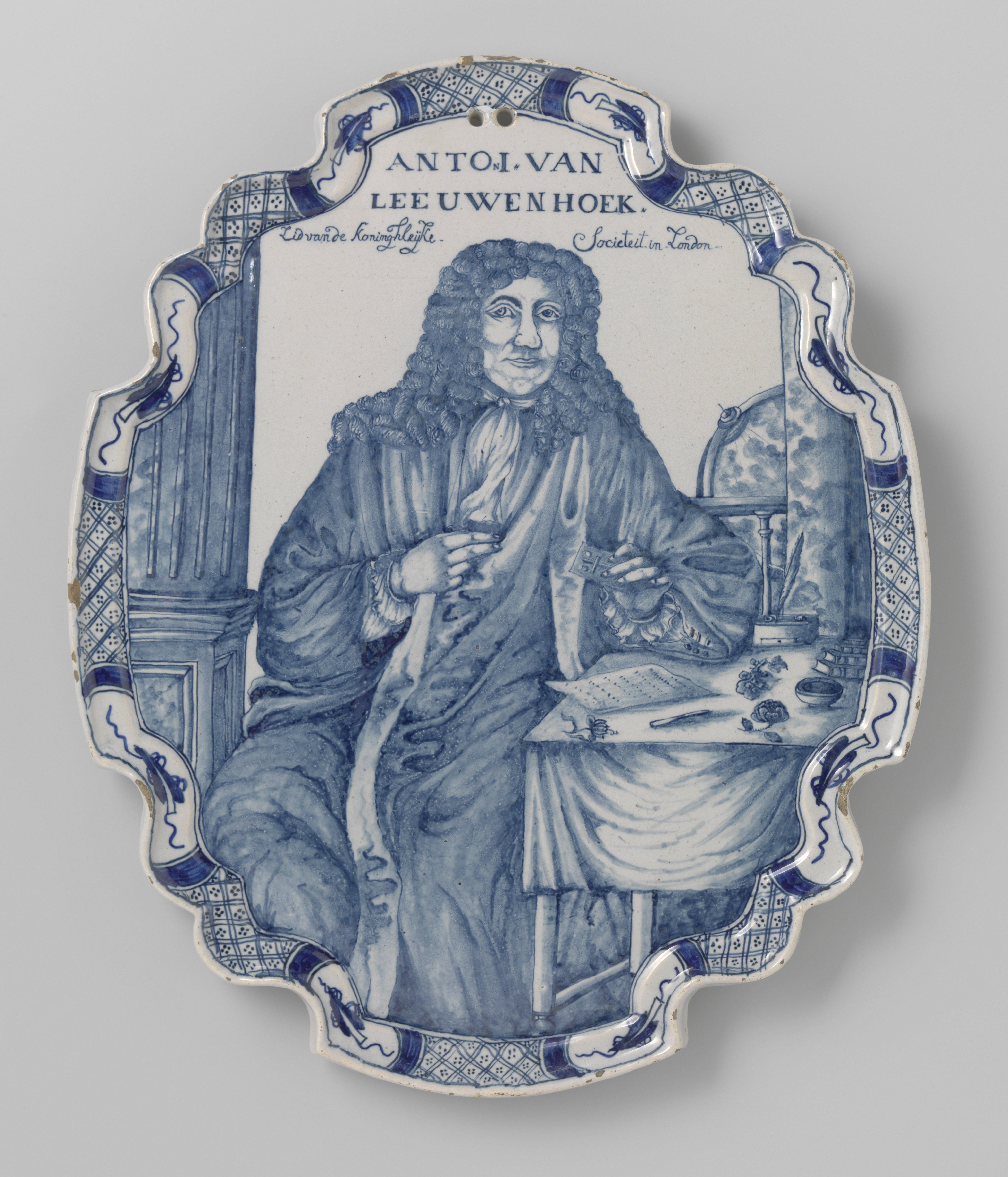 Plaat met een portret van Antoni van Leeuwenhoek