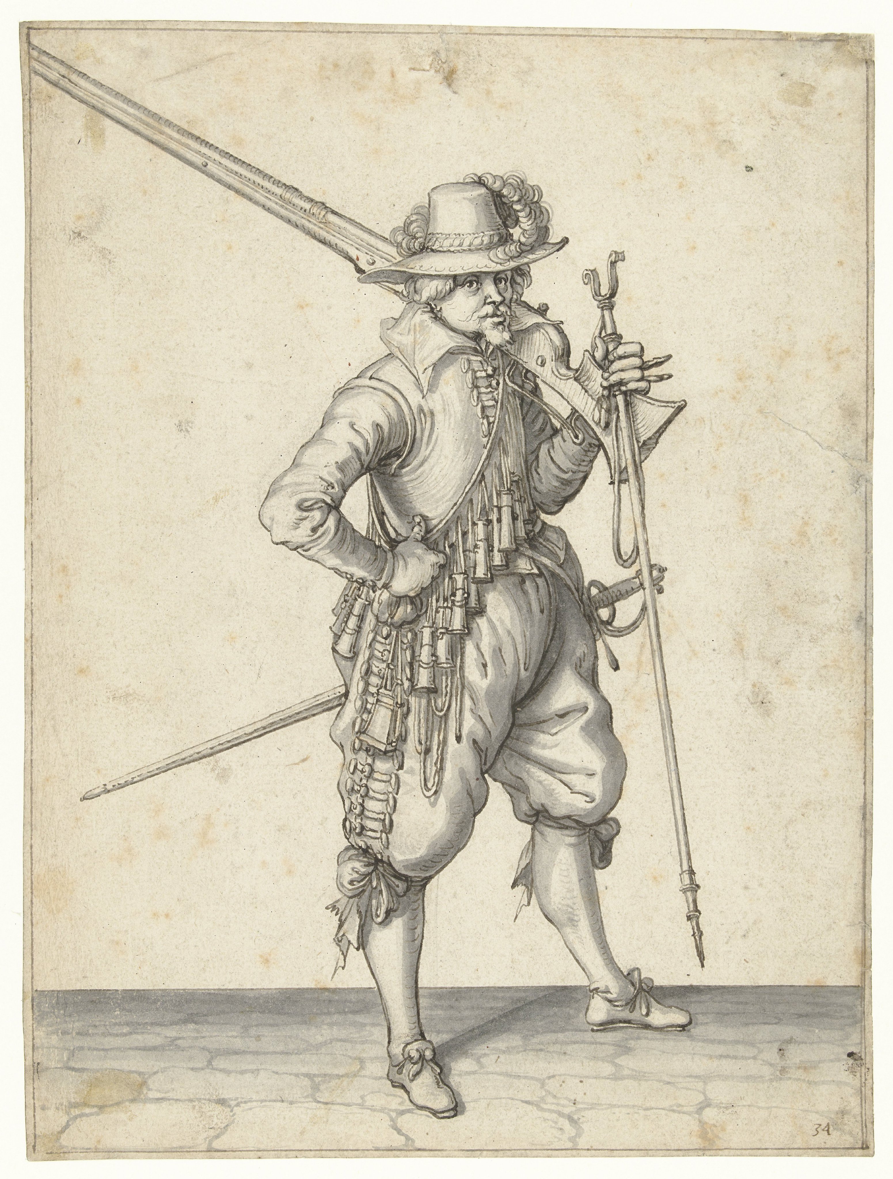 Soldaat die zijn musket op zijn schouder draagt