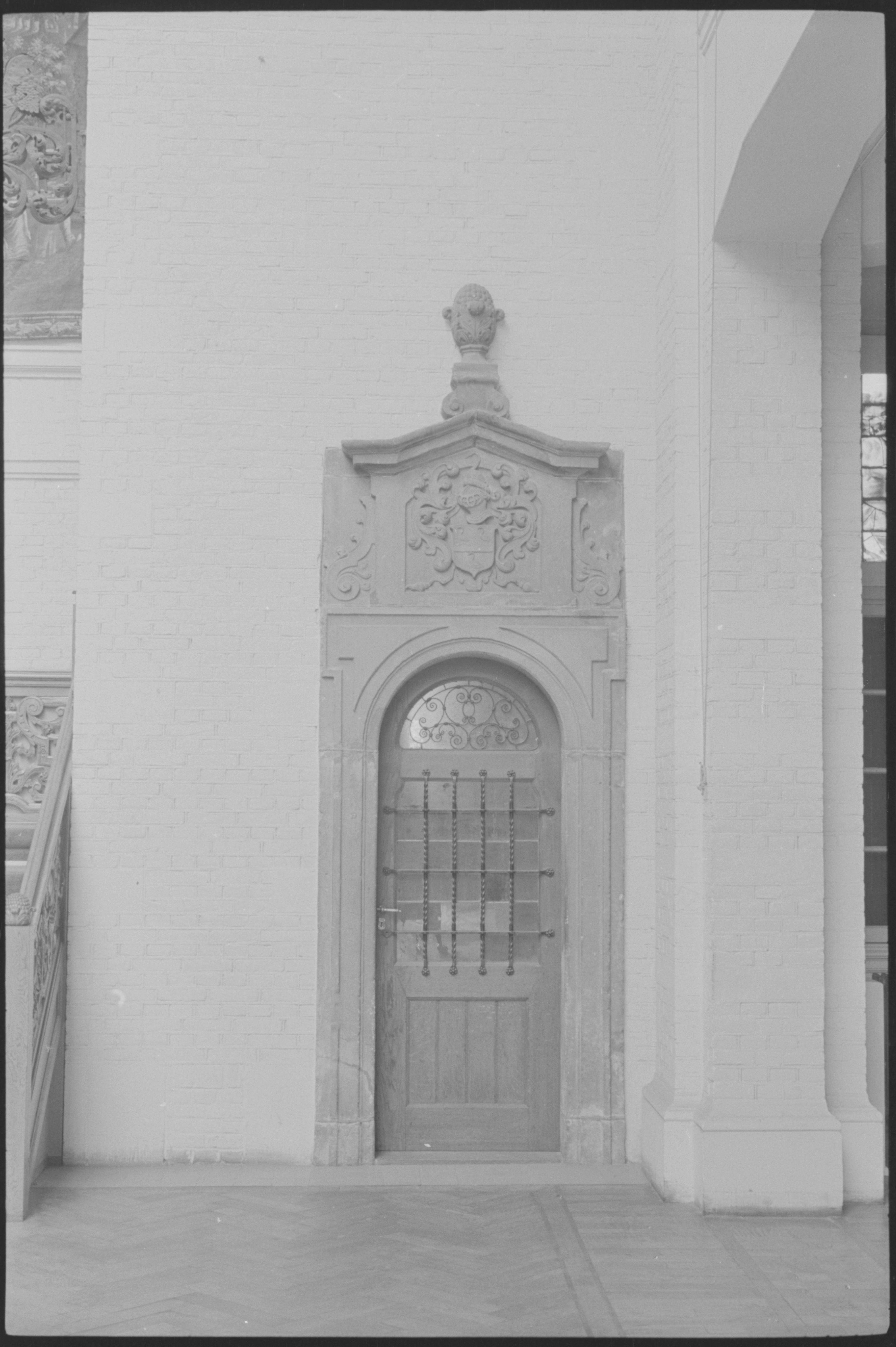 Poort van zandsteen van Het huis te Groesbeek, Amsterdam, bewoond door Dr. J.A. Alberdingk Thijm