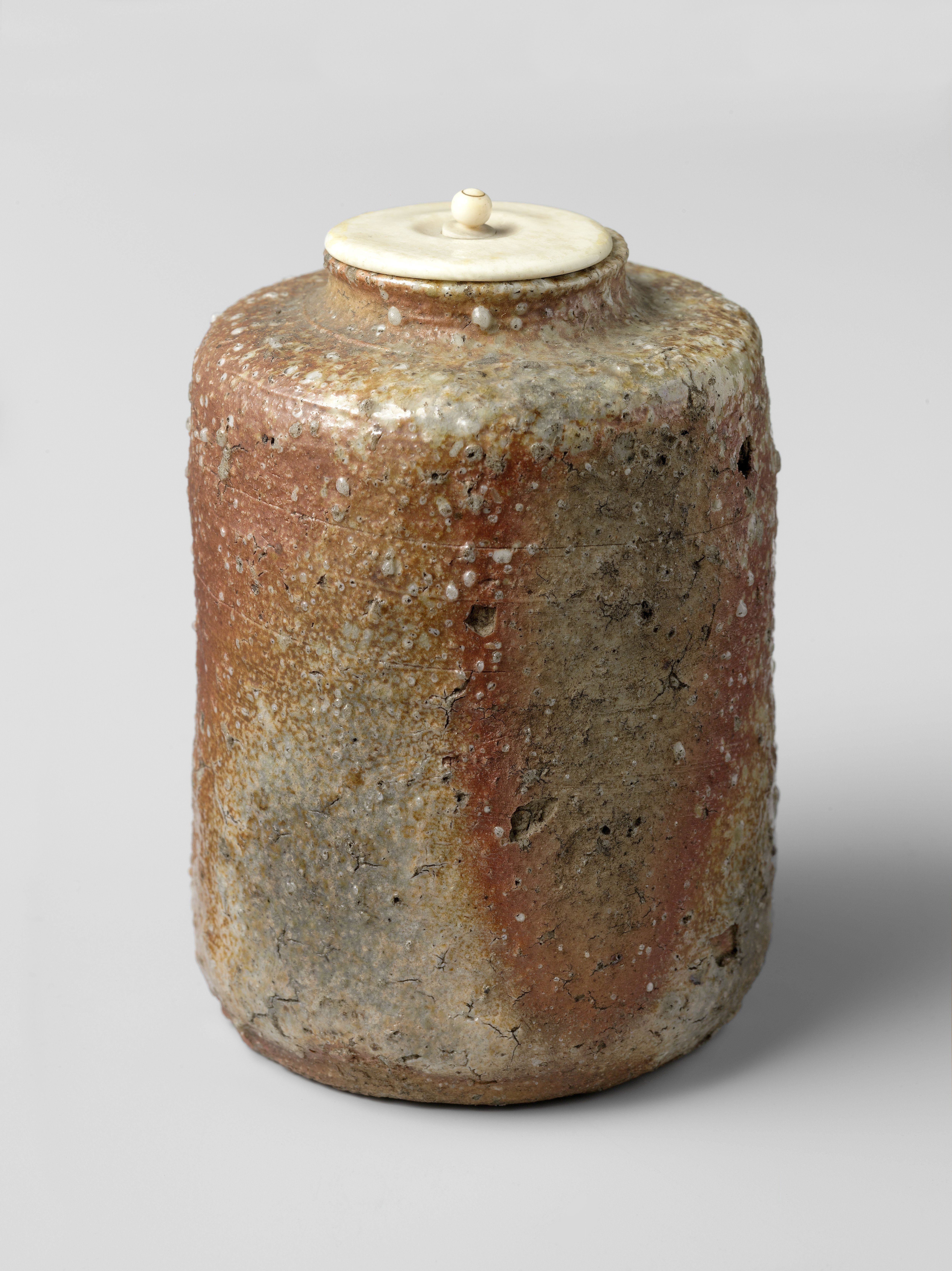 Tea caddy