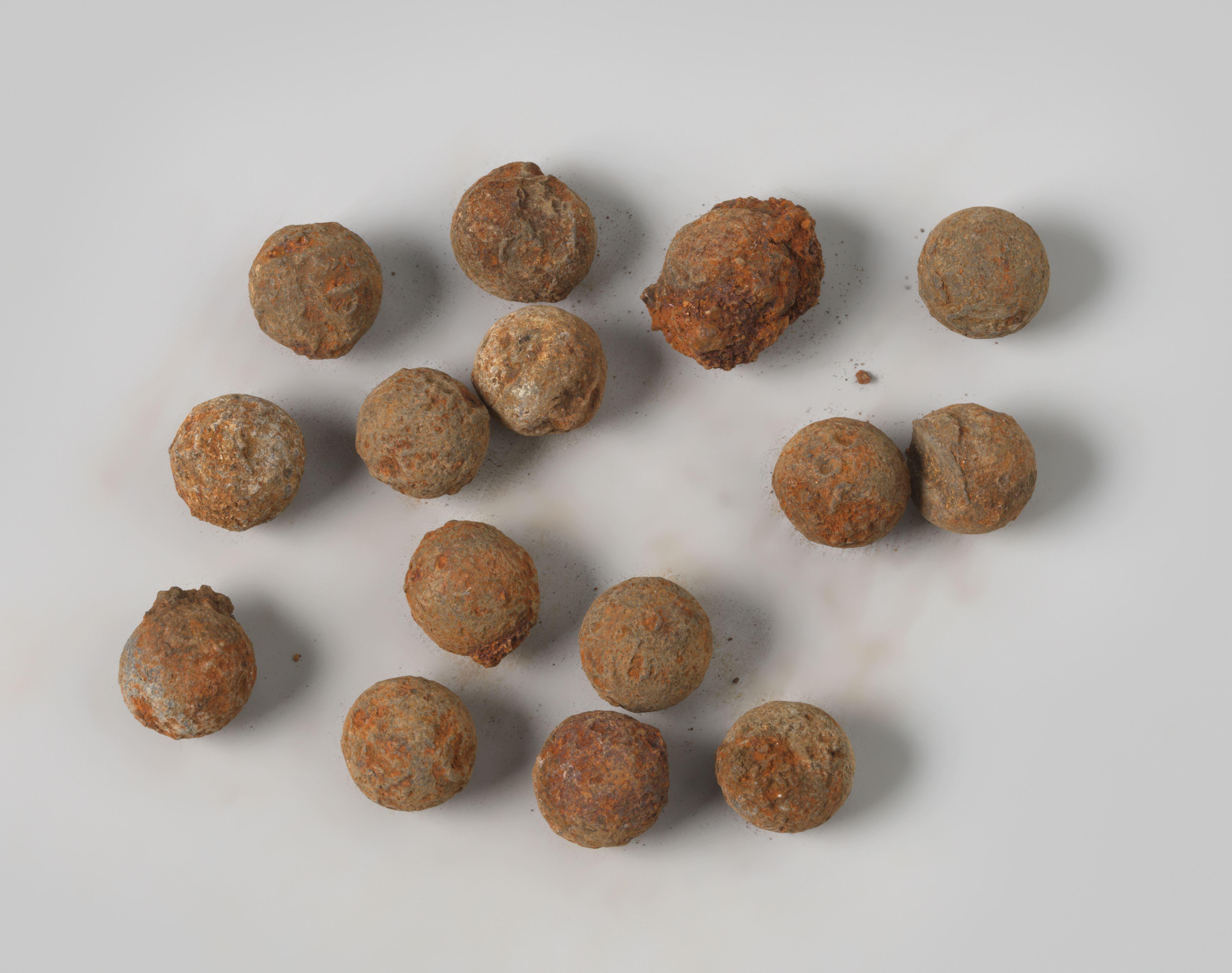 Musketkogels uit het wrak van de Oost-Indiëvaarder Hollandia