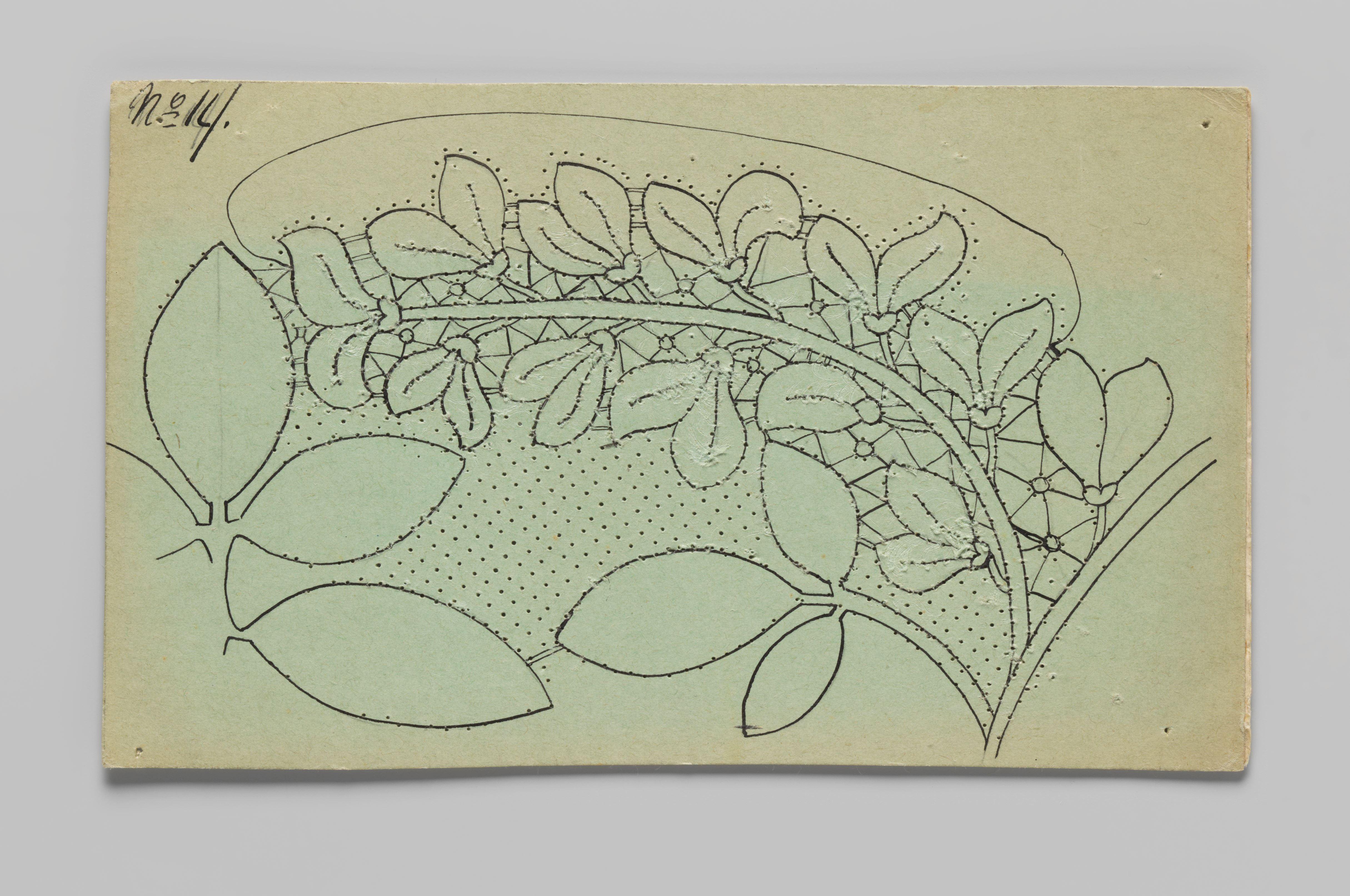 Kantpatroon voor een kleed van kloskant met goudenregentakken en -bloemen