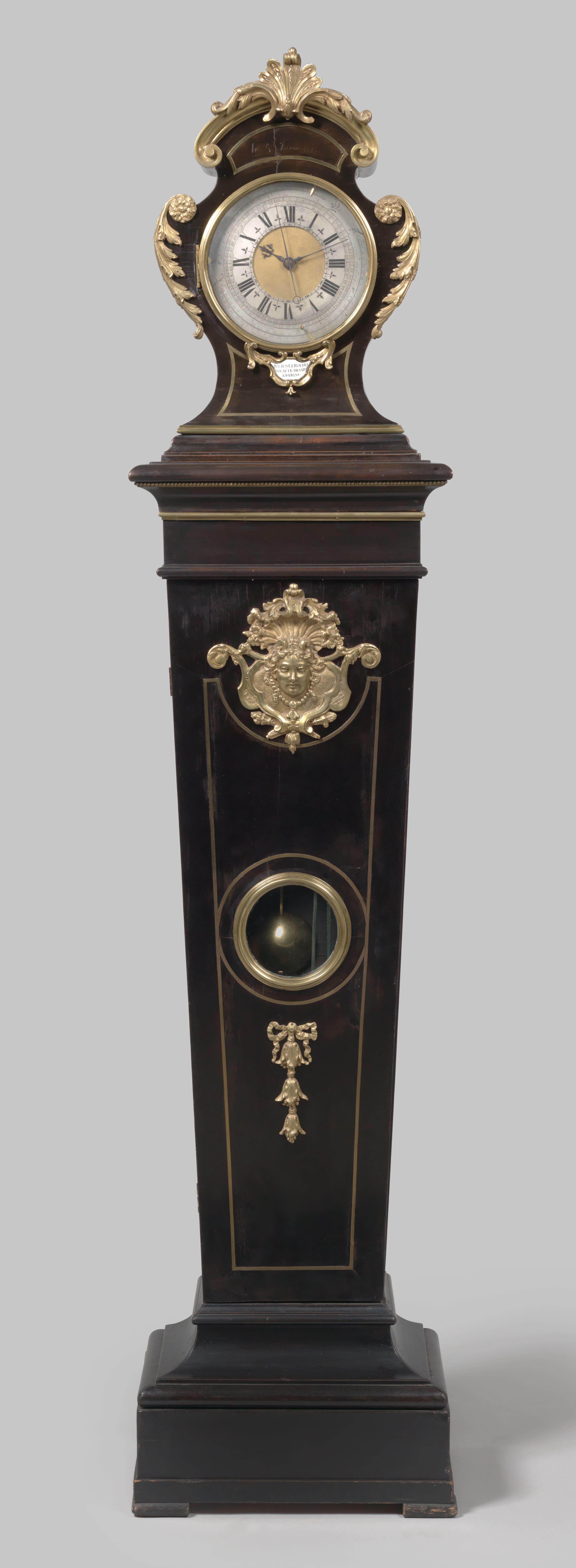 Staande klok, belijmd met zwart gebeitst perenhout