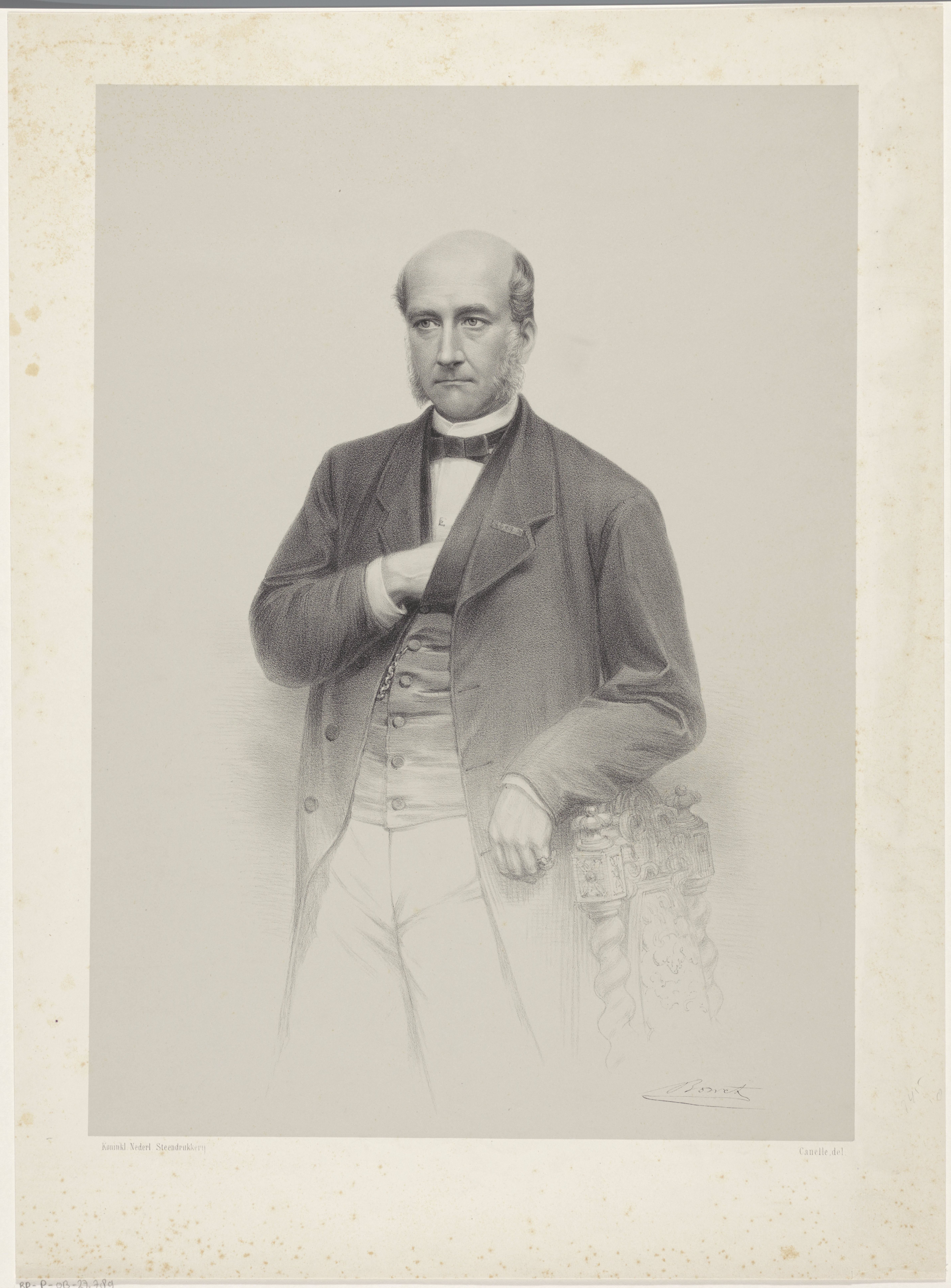 Portret van een staande onbekende man