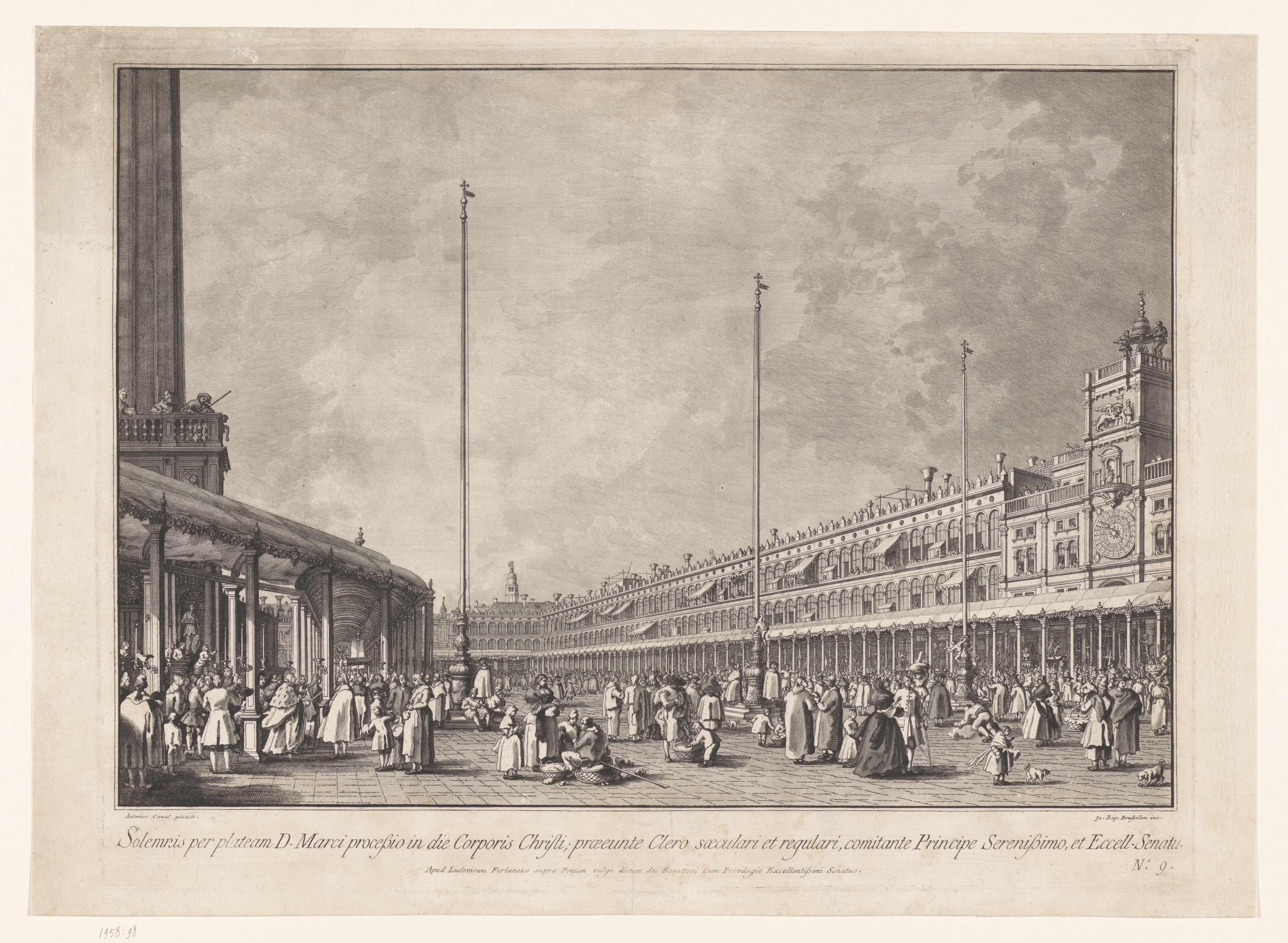 Christelijke processie onder de galerijen rond het San Marco Plein