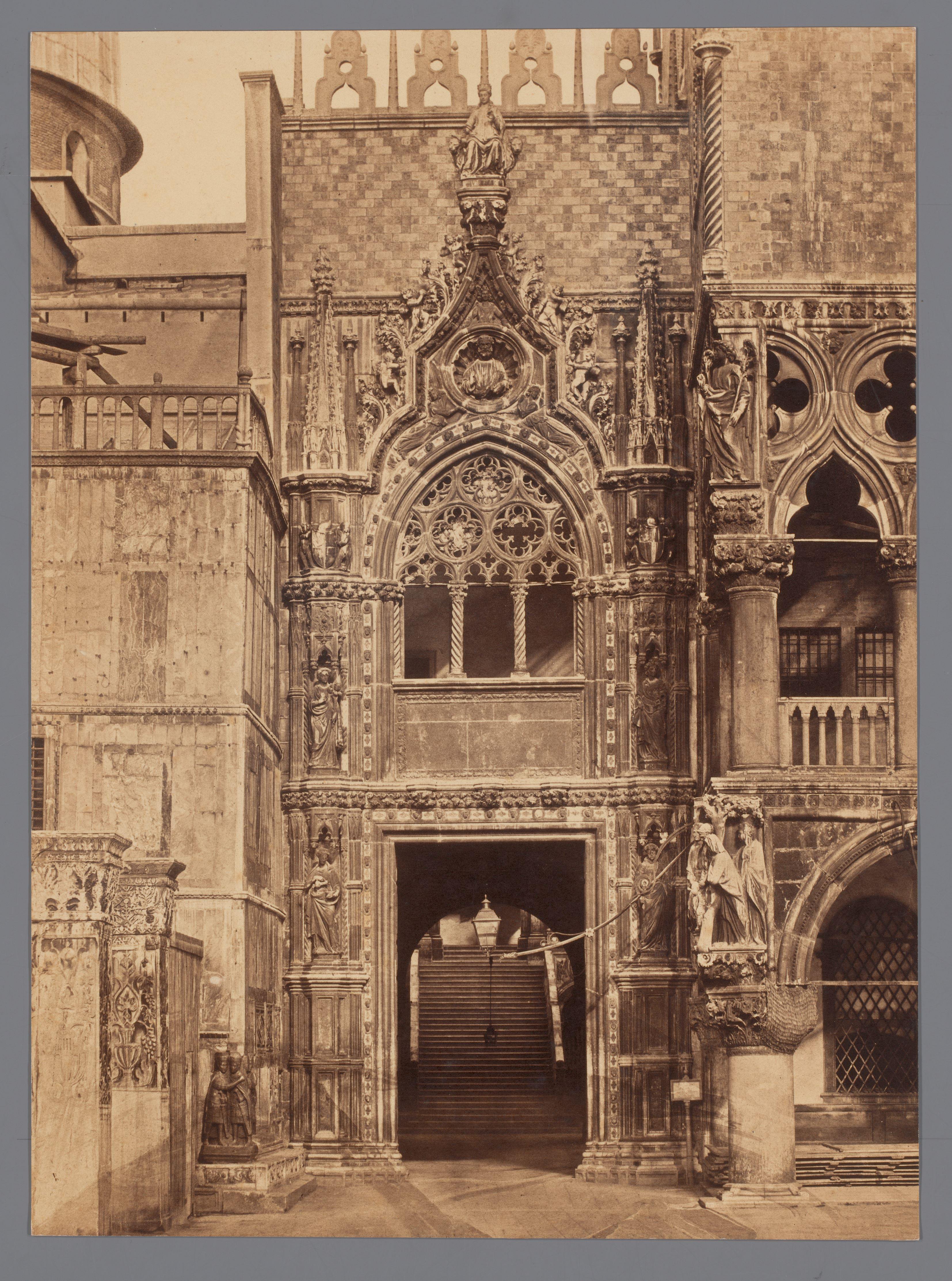 Porta della Carta van het Dogepaleis te Venetië, Italië