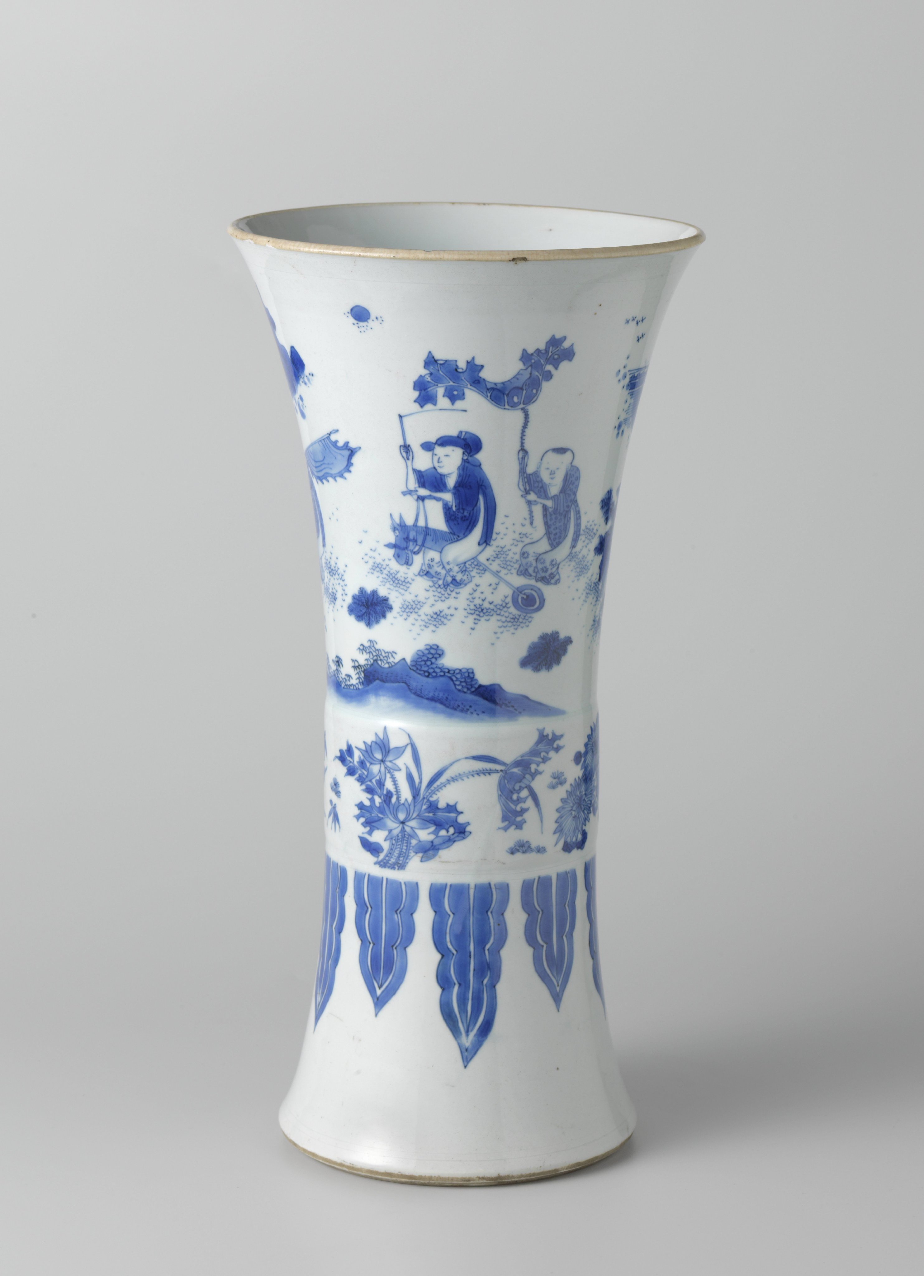 Seven sleeve vases rolwagens