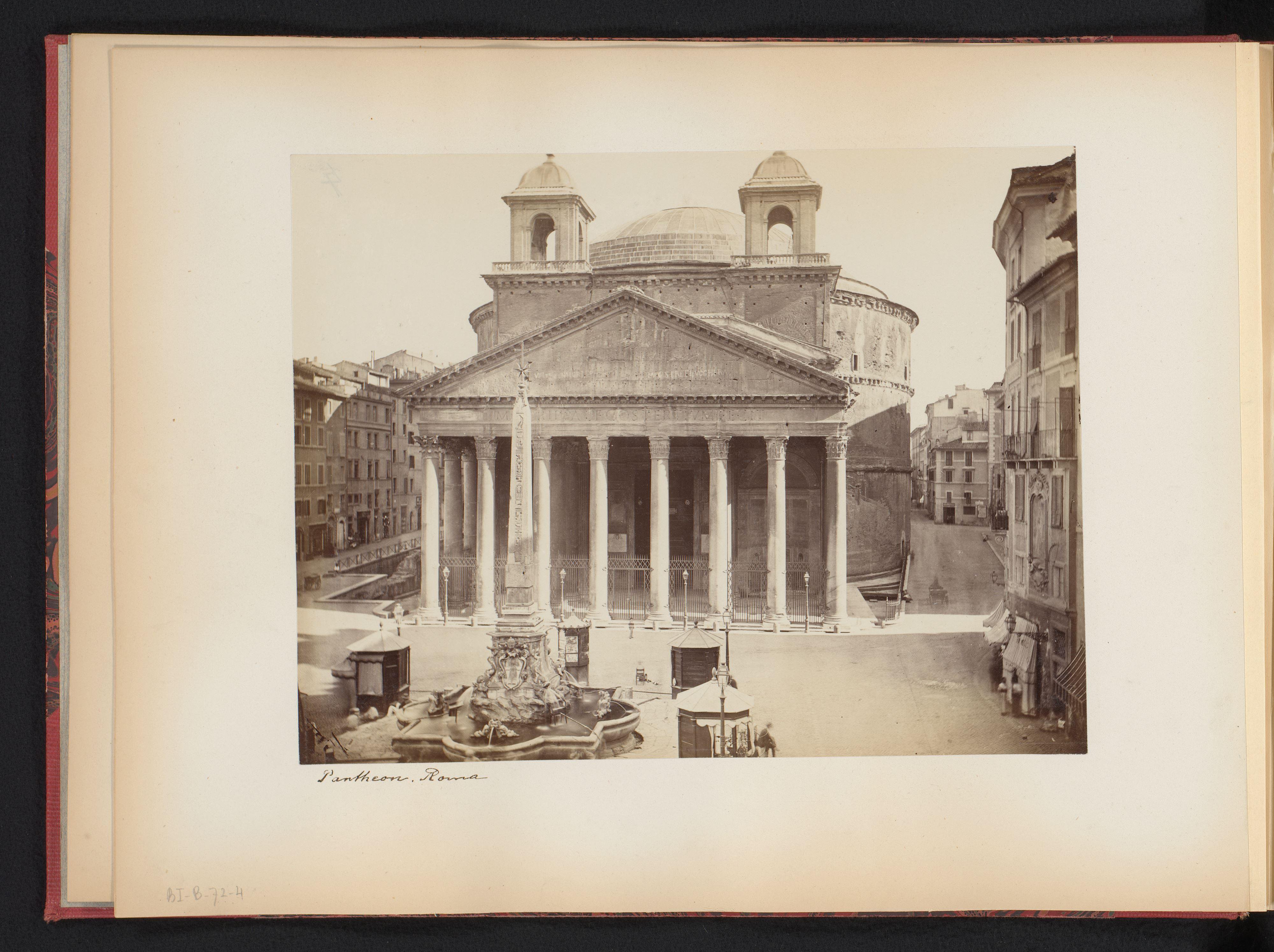 Gezicht op het Pantheon te Rome, Italië