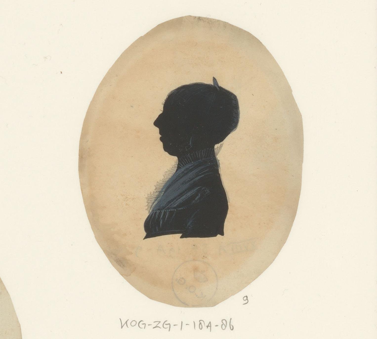 Silhouetportret van een onbekende vrouw met opstaande kraag