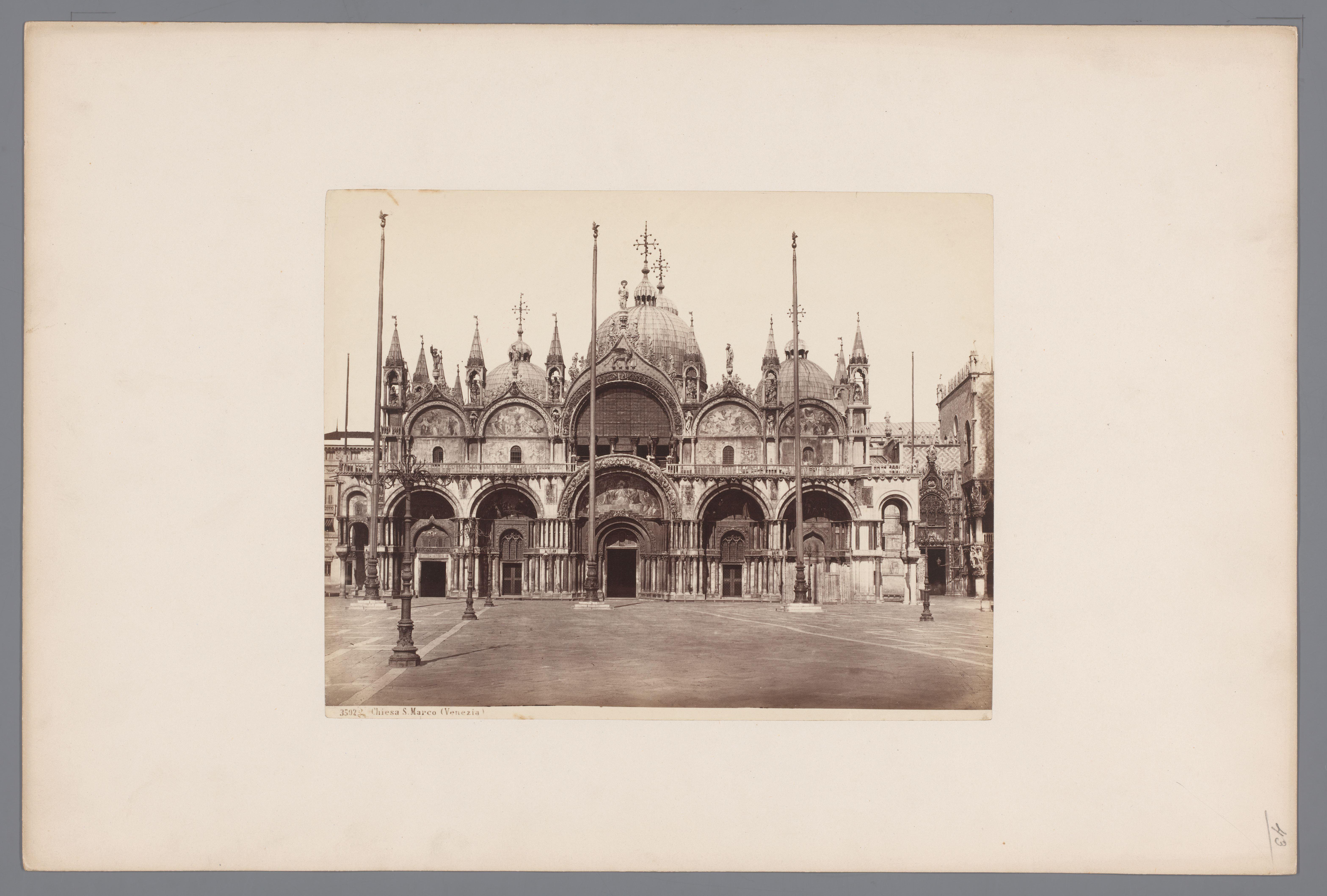 Gezicht op de San Marco te Venetië, Italië