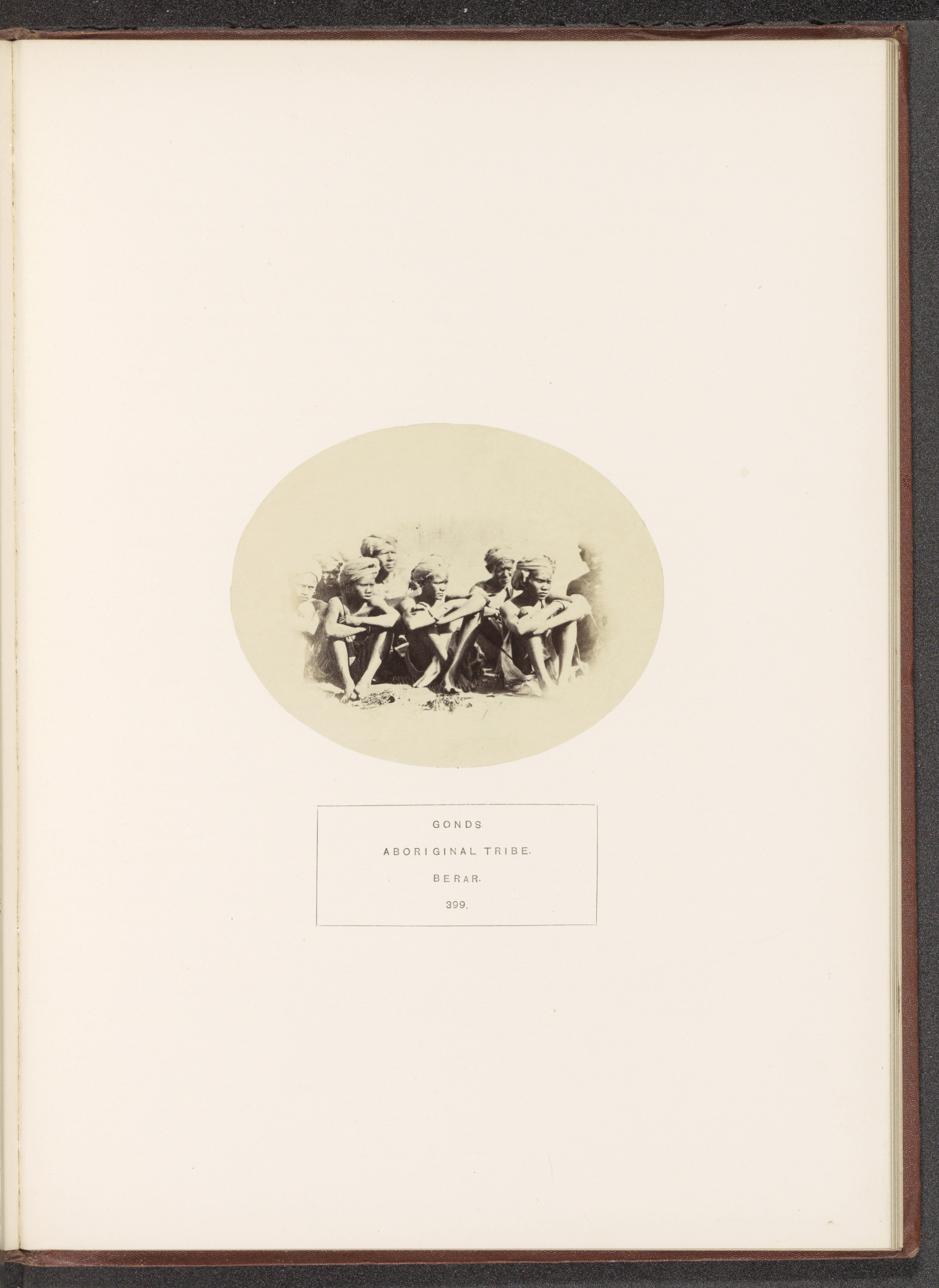 Group portrait of people from the Gond tribe of the former Berar in central India