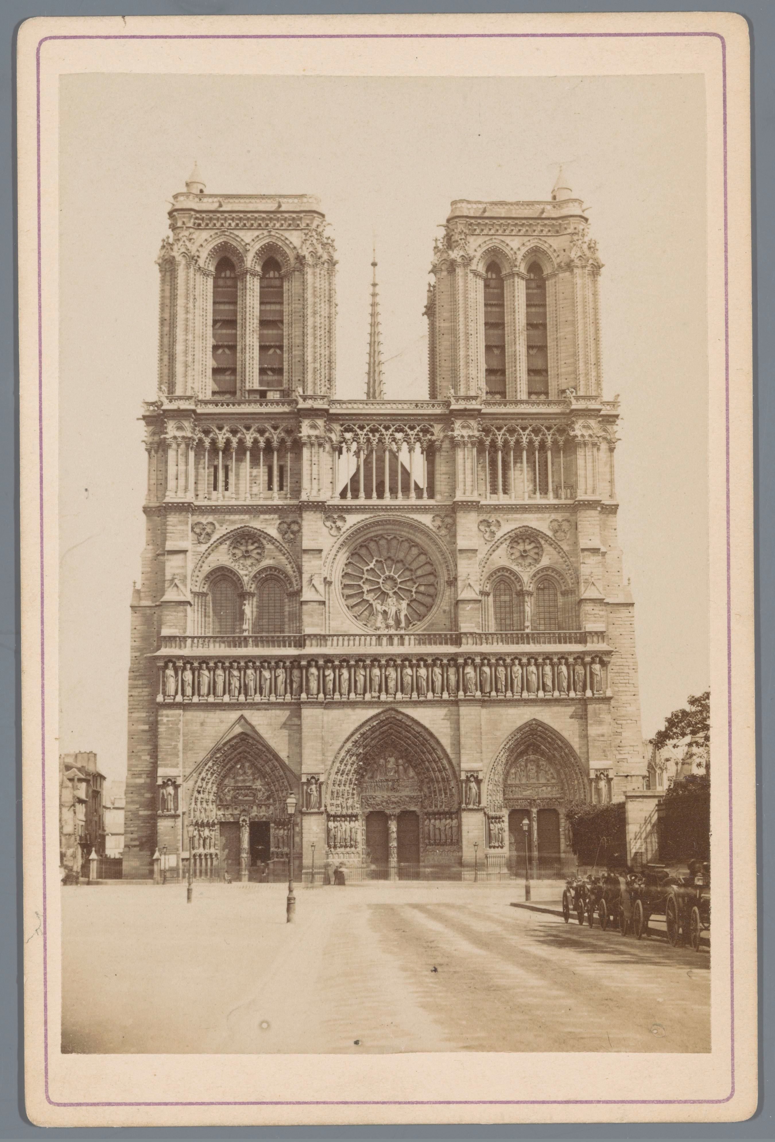 Voorgevel van de Notre-Dame te Parijs