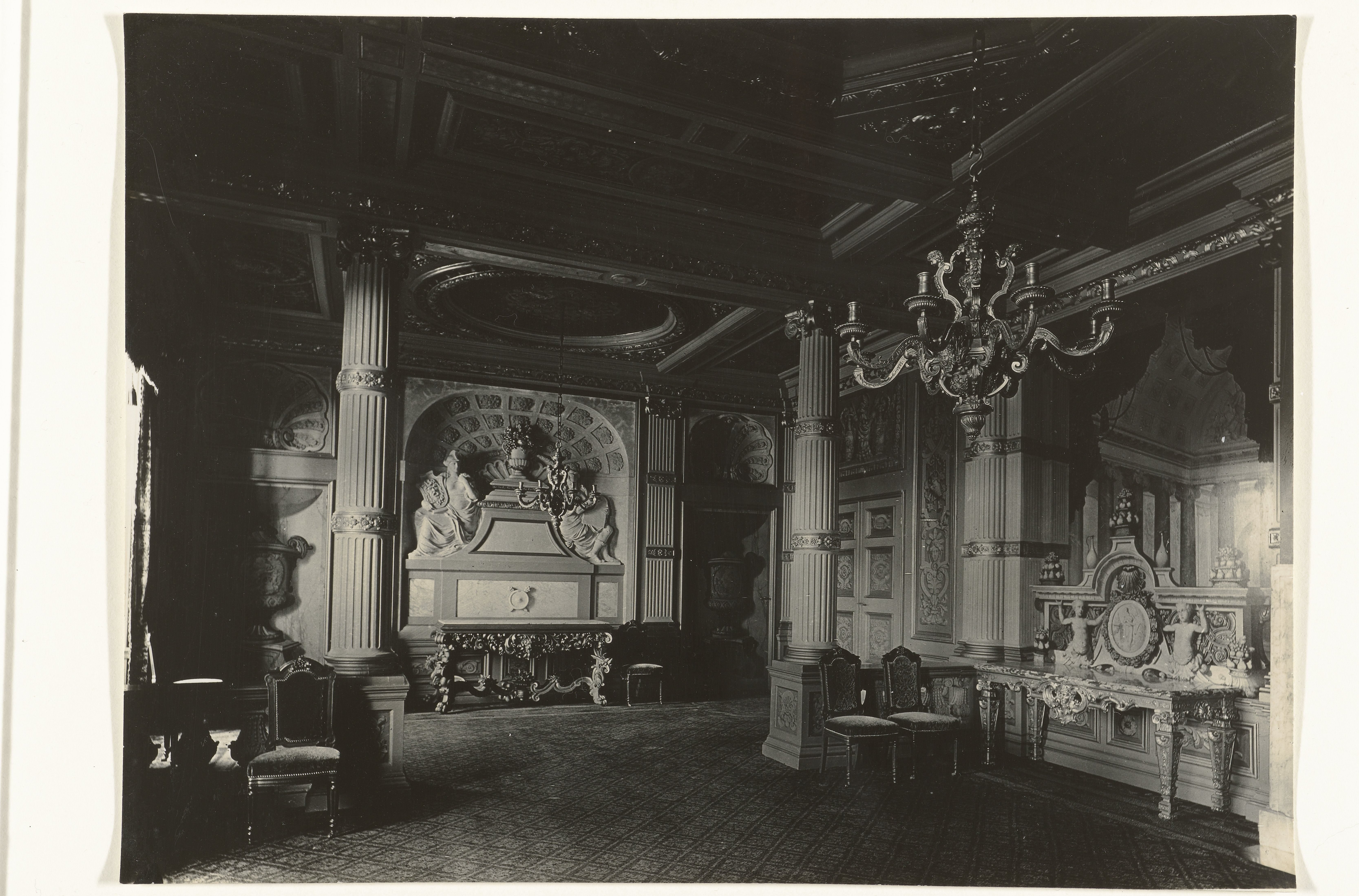 Gezicht in de Kleine Eetzaal van Paleis Het Loo in Apeldoorn