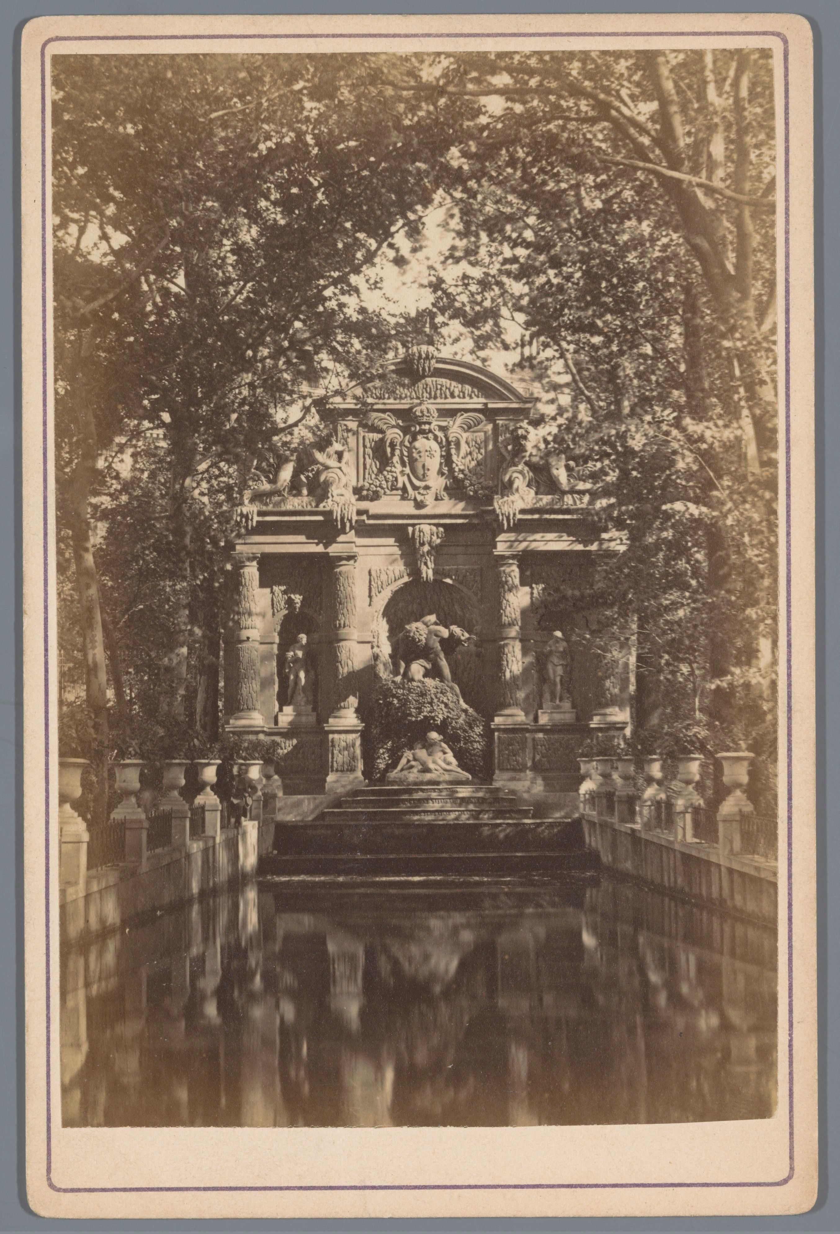 Fontaine de Médicis in de Jardin du Luxembourg te Parijs