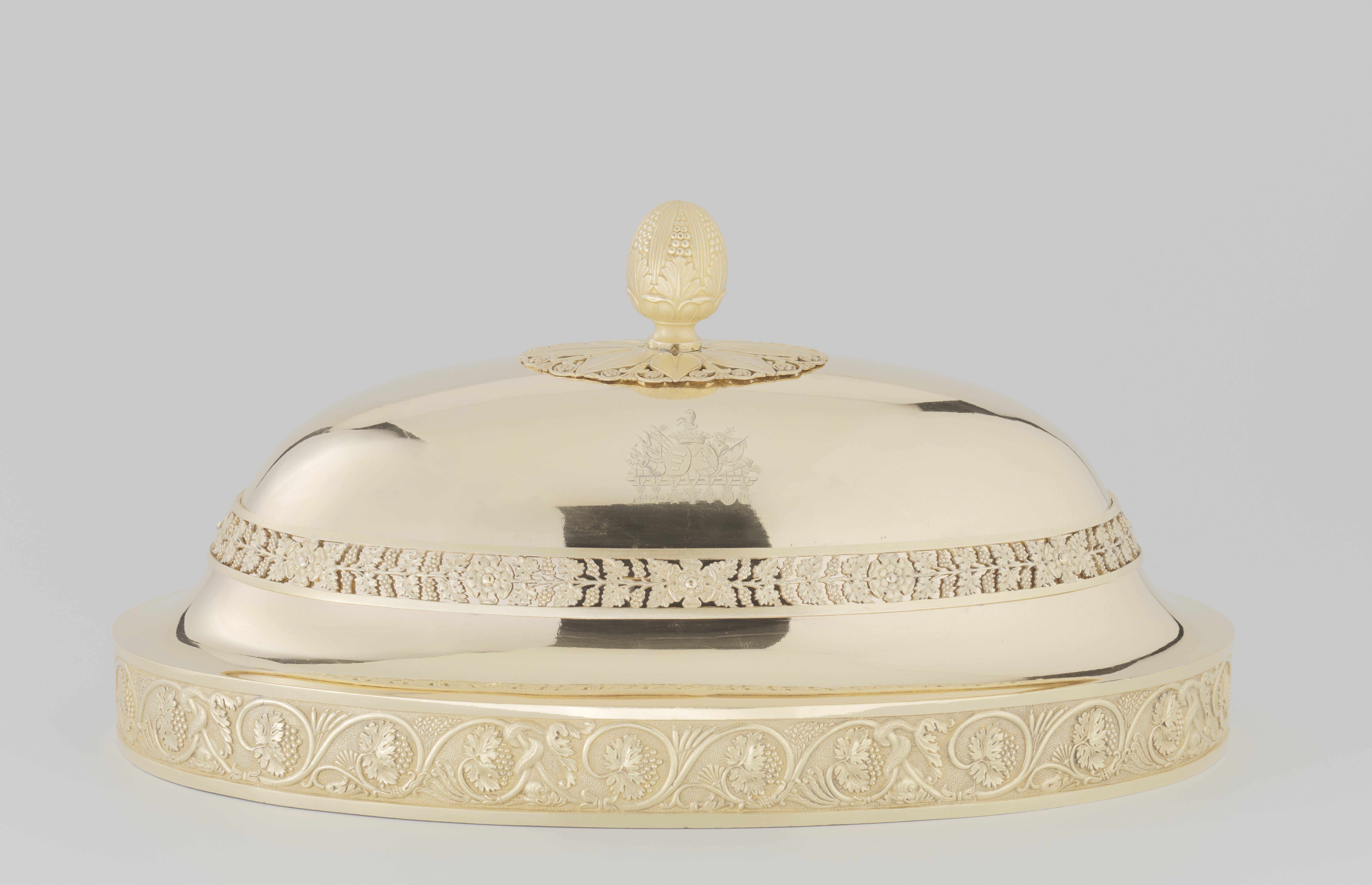 Dish covers, coolers, soup tureens, salt cellars, pepper and mustard pots, sauceboats