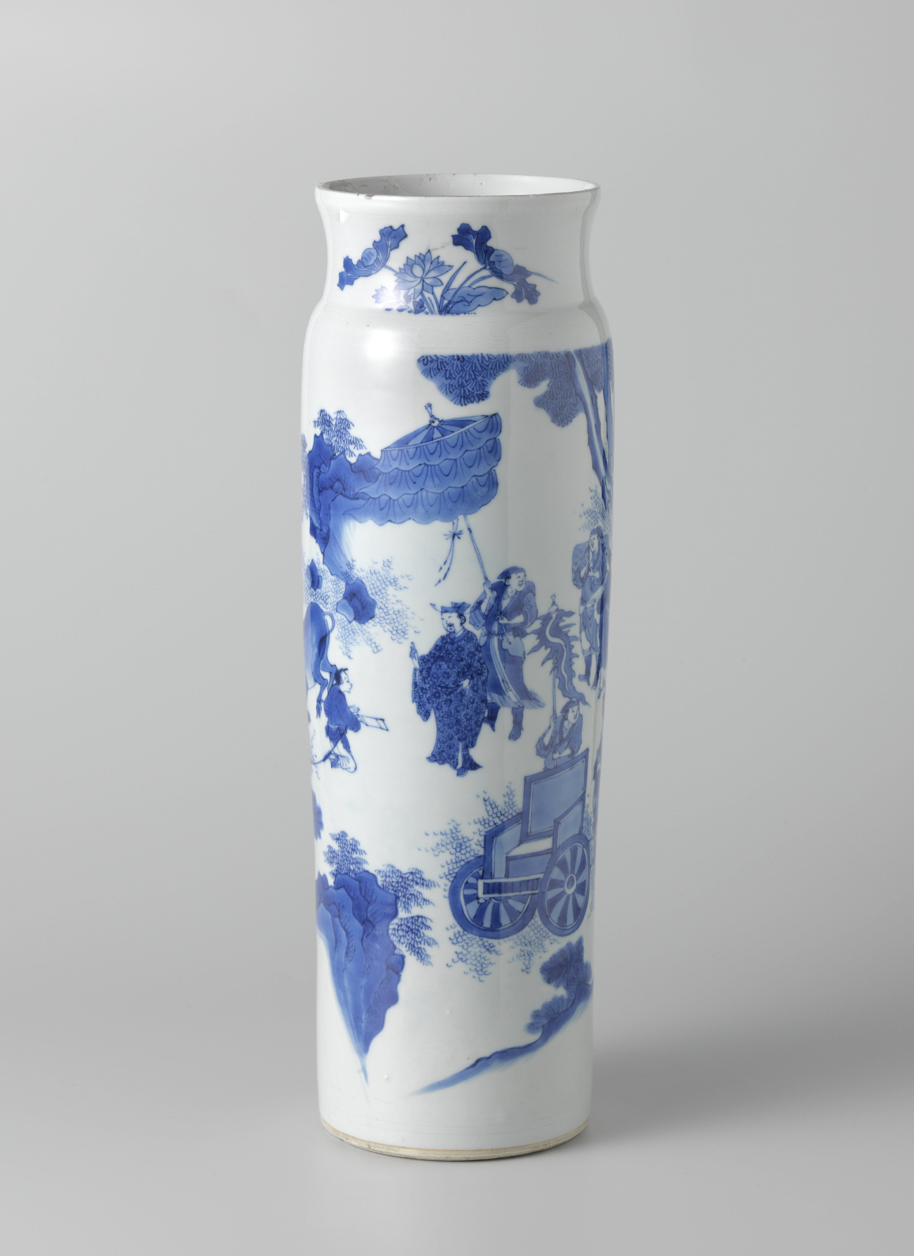 Seven sleeve vases rolwagens