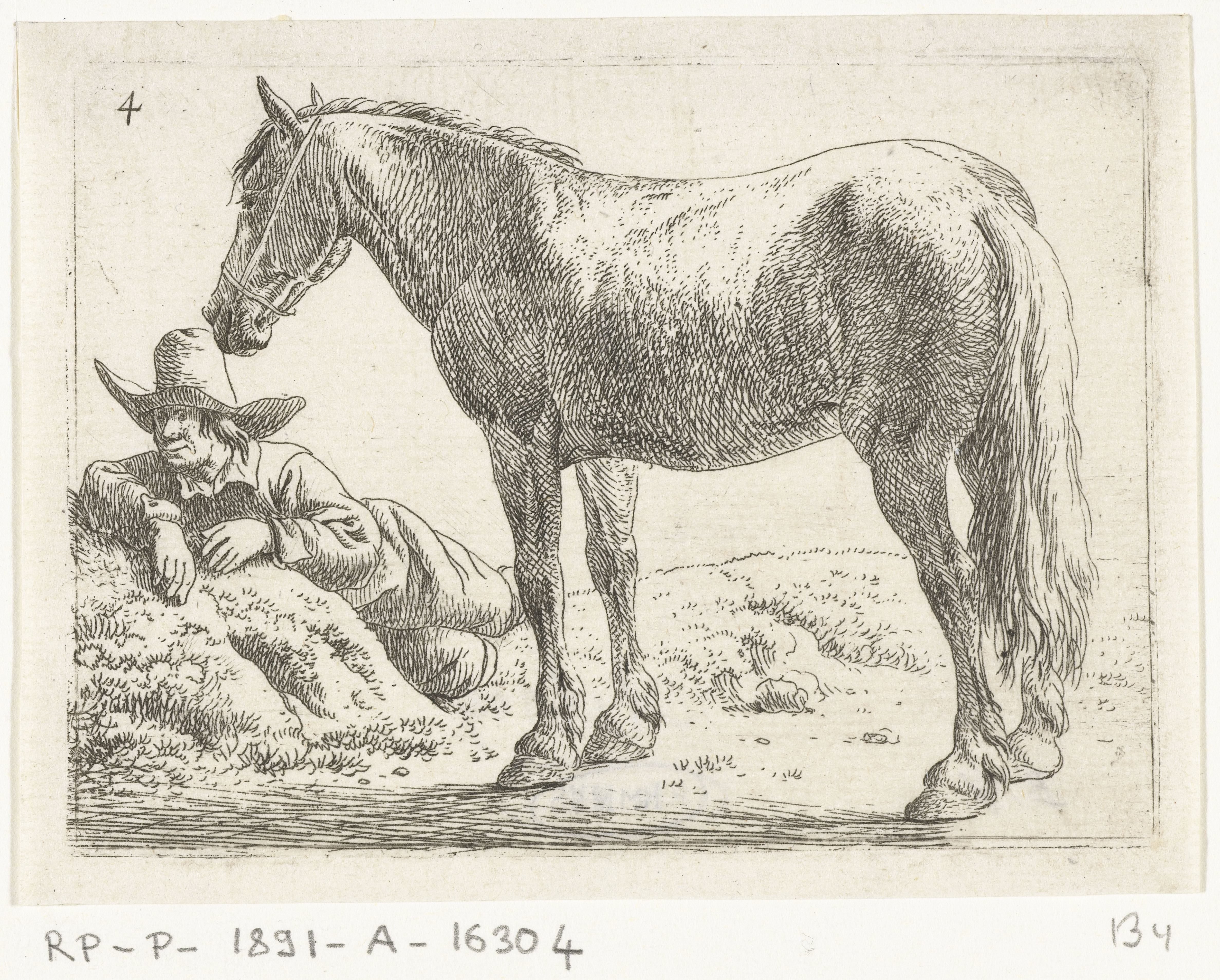 Staand paard met rustende ruiter