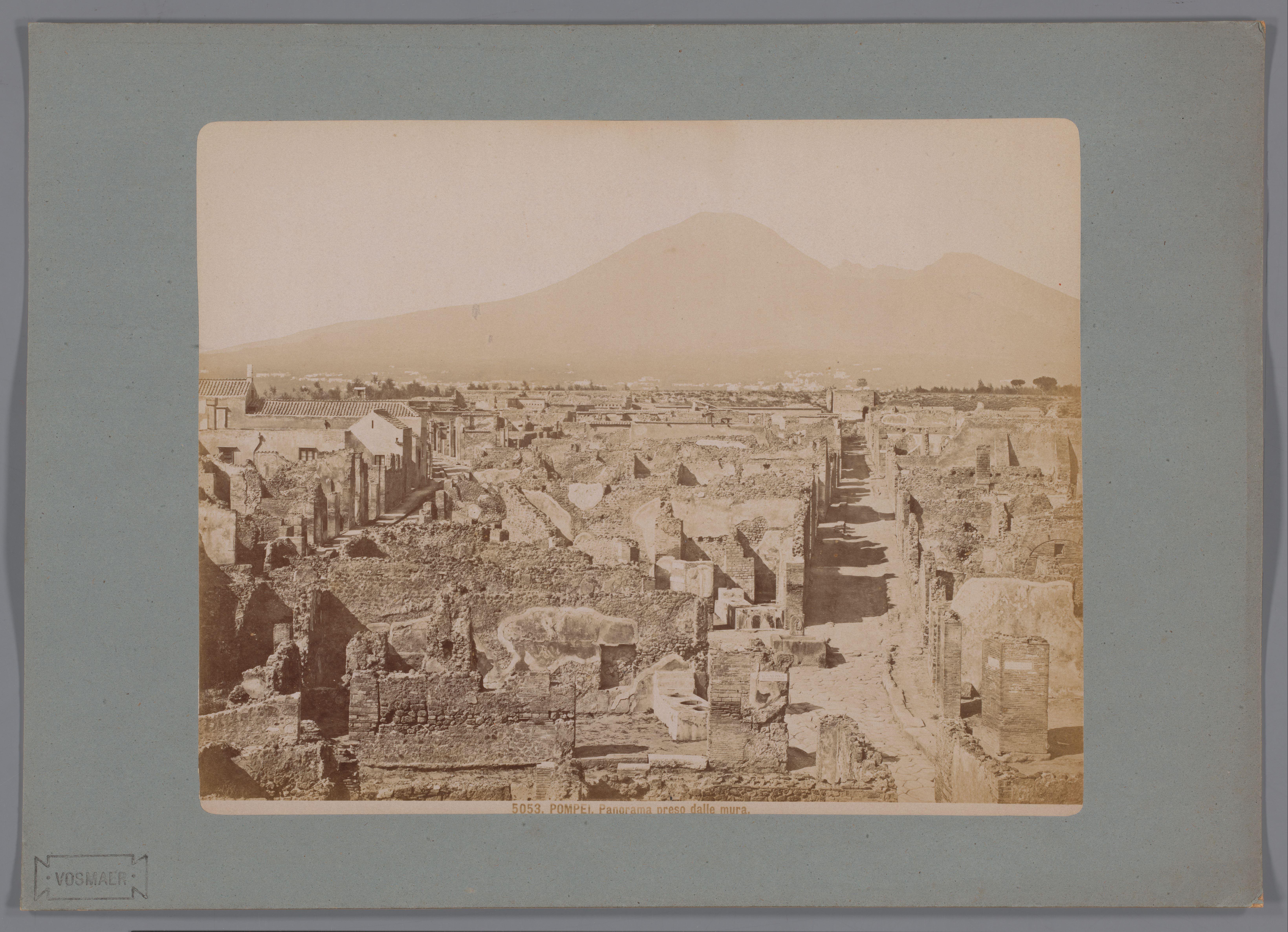 Gezicht op Pompeï met op de achtergrond de Vesuvius