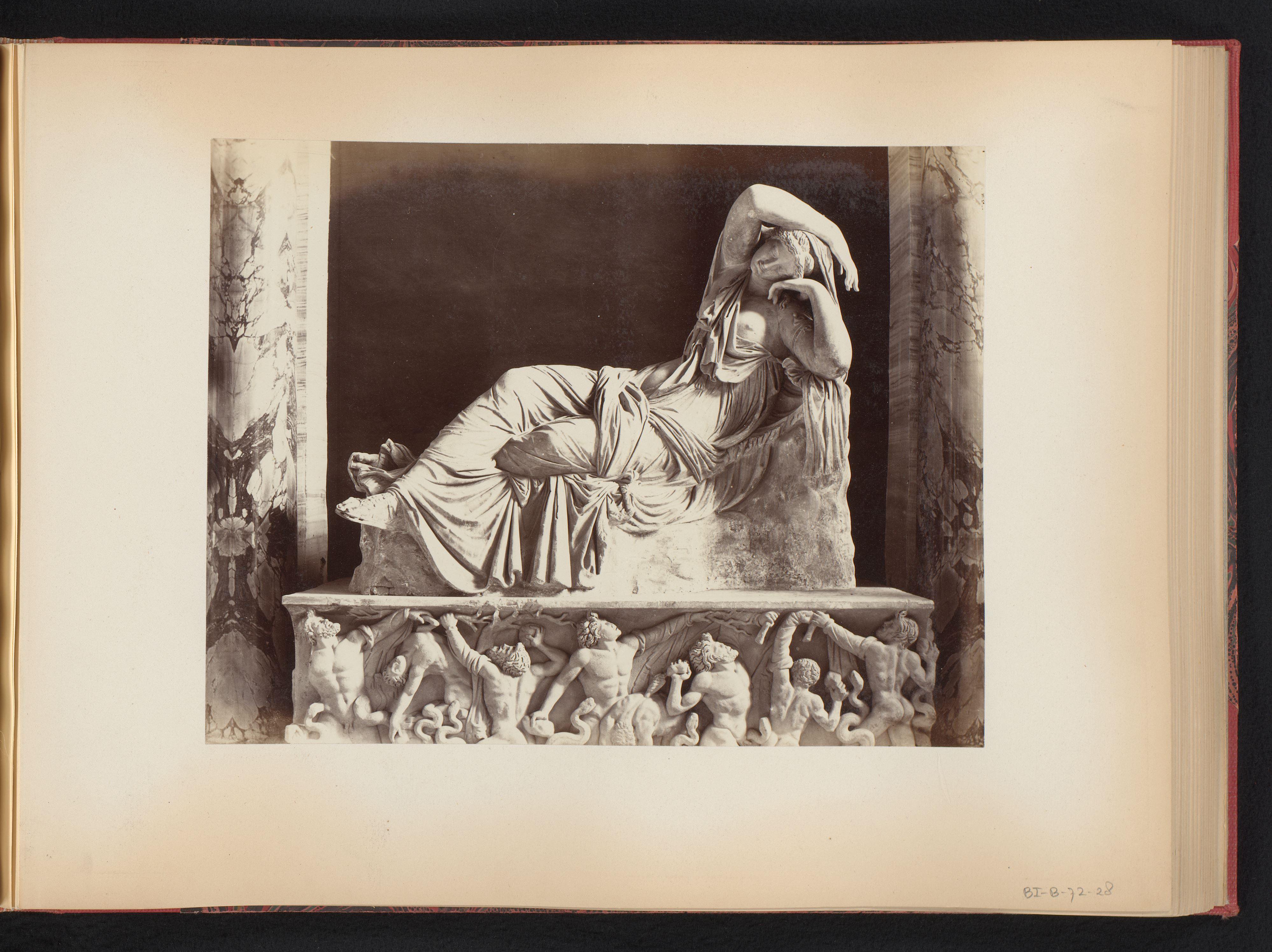 Sculptuur van de slapende Ariadne in de Vaticaanse Musea, Italië