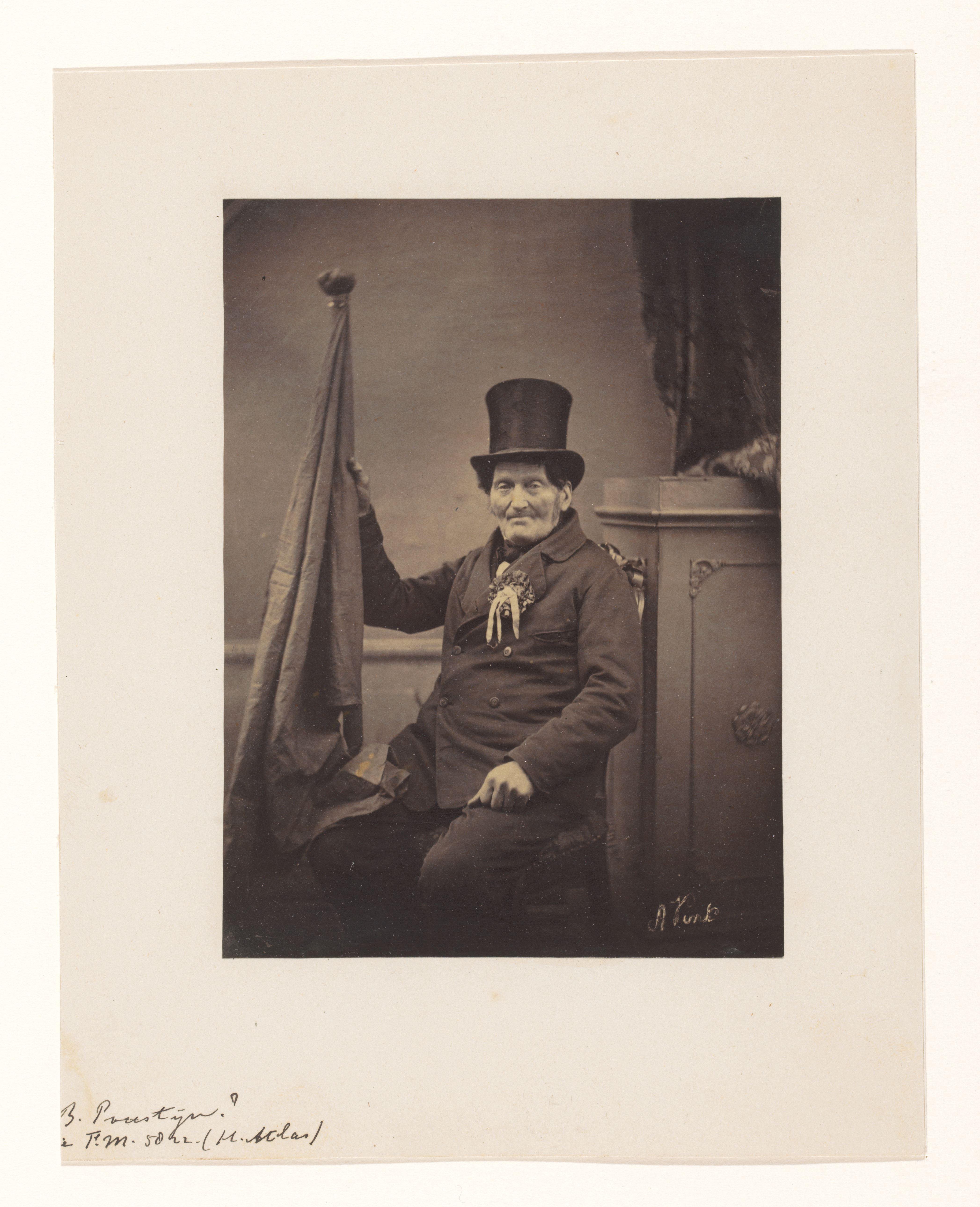 Portret van Barend Ponstijn met vlag, decoratie en hoed (als in 1813)