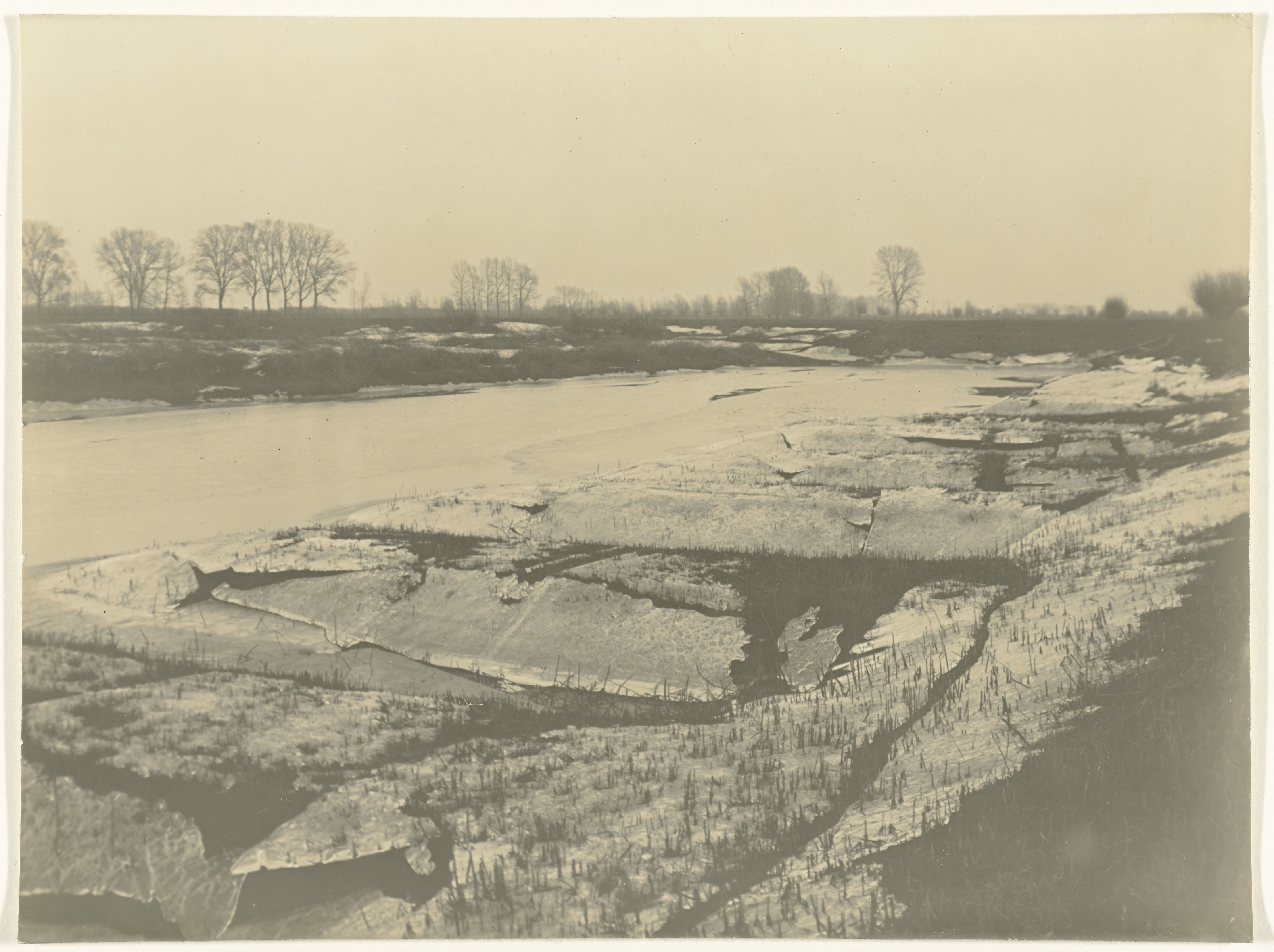 Landschap met sneeuw en ijs bij landgoed Meijenbeek bij Voorst (landschappen)