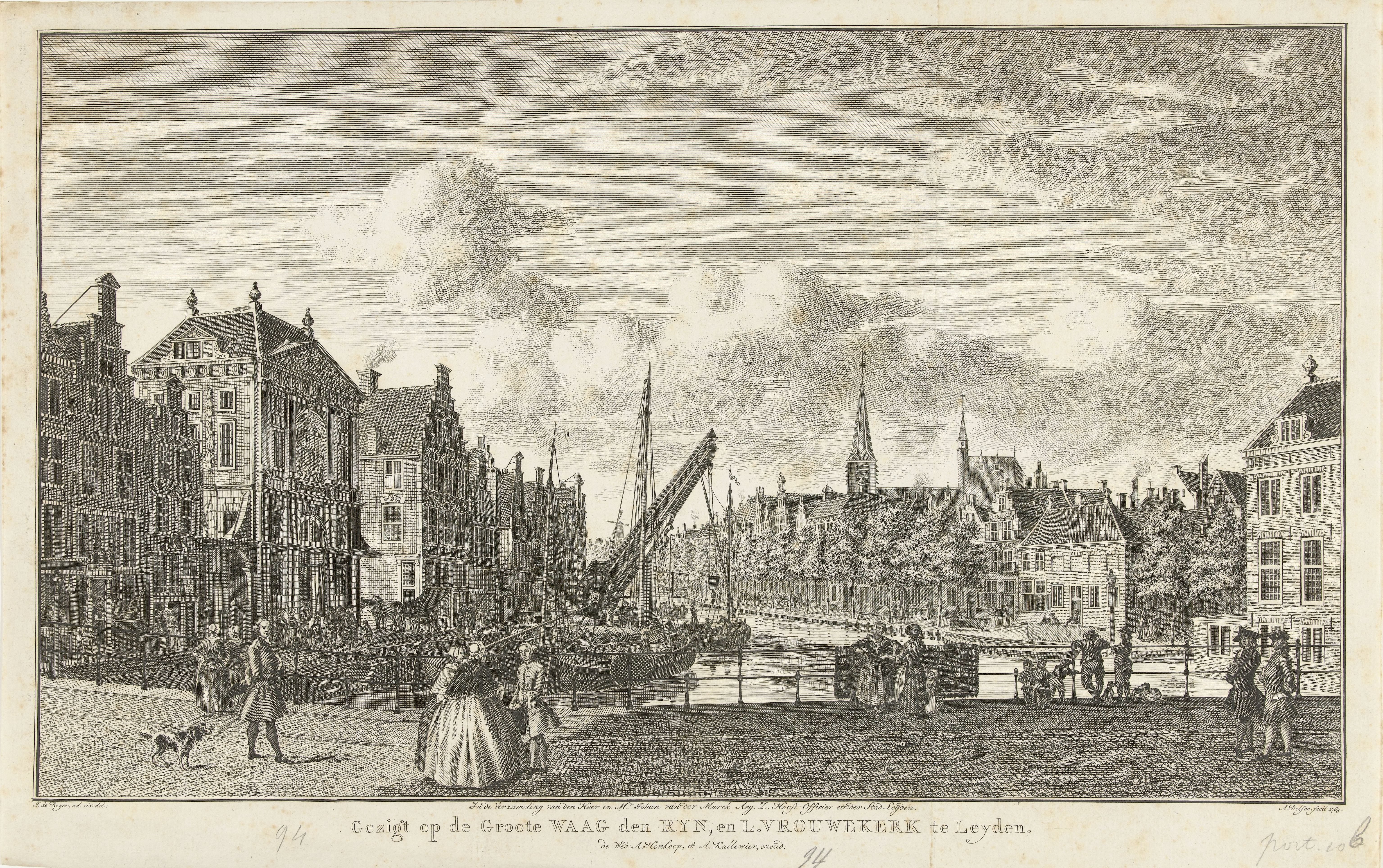 Gezicht op de Waag, de Oude Rijn en de Vrouwekerk te Leiden