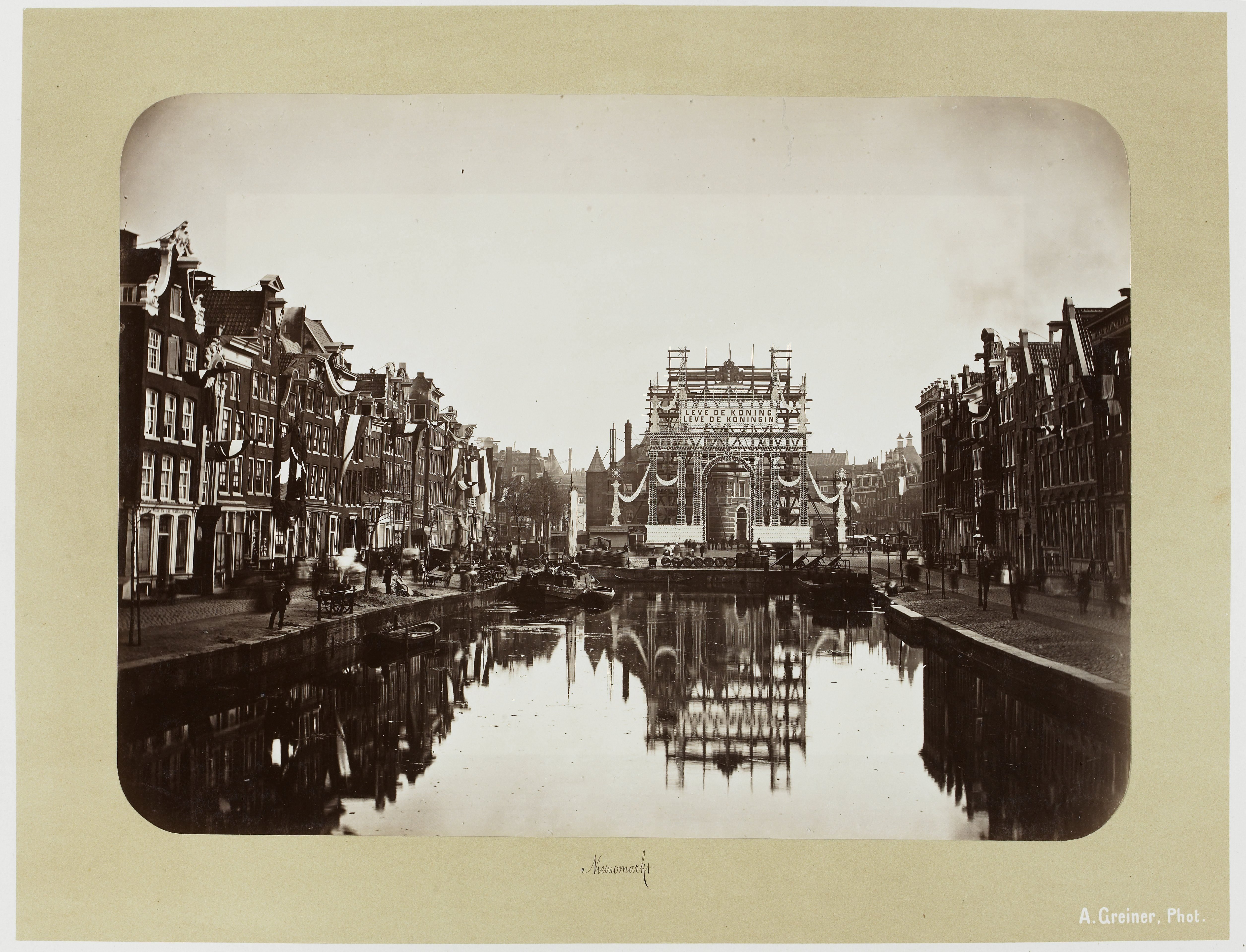 Nieuwmarkt en Kloveniersburgwal, 1879