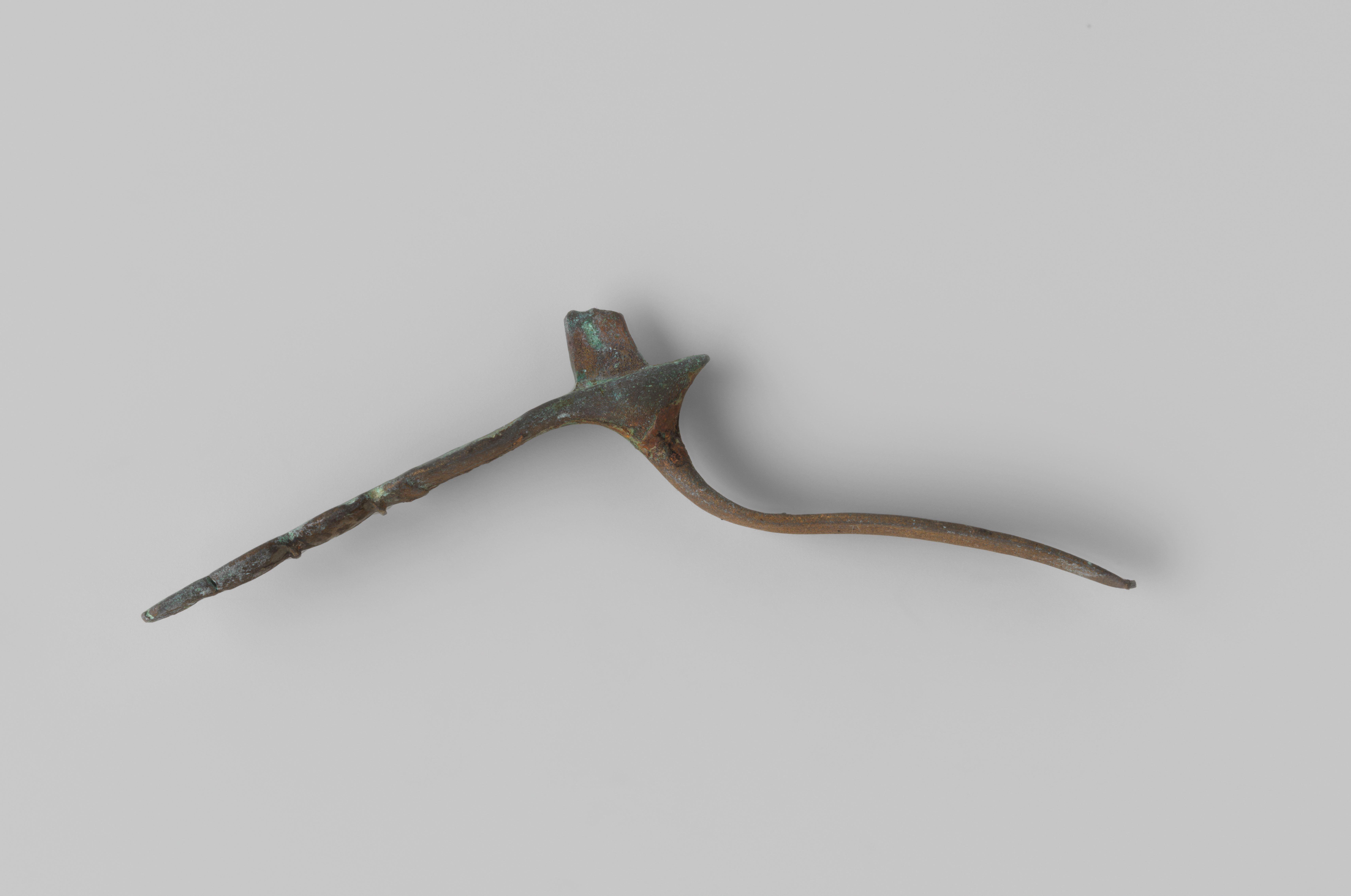 Trekkerbeugel van een musket uit het wrak van de Oost-Indiëvaarder Hollandia