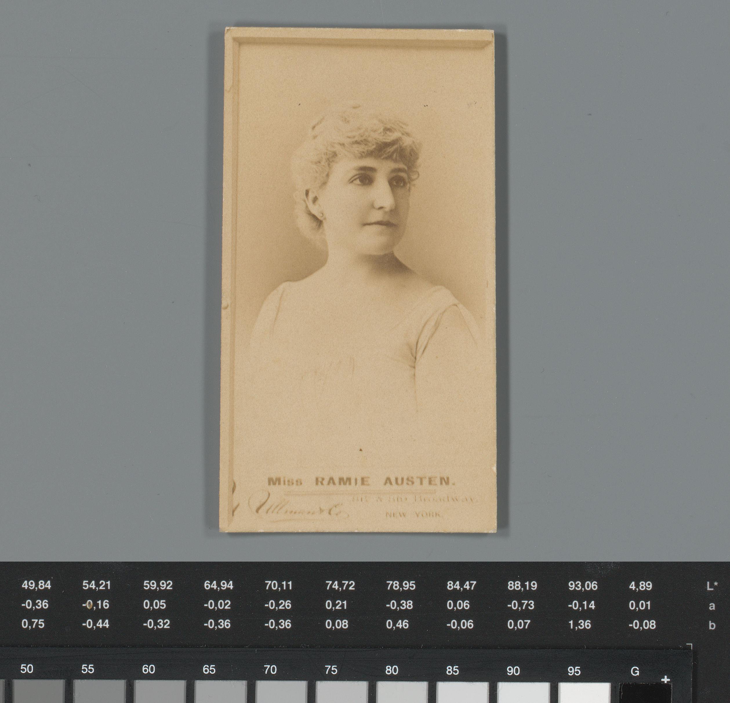 Portret van Ramie Austen met reclame voor diens voorstelling 'Guilty without crime'
