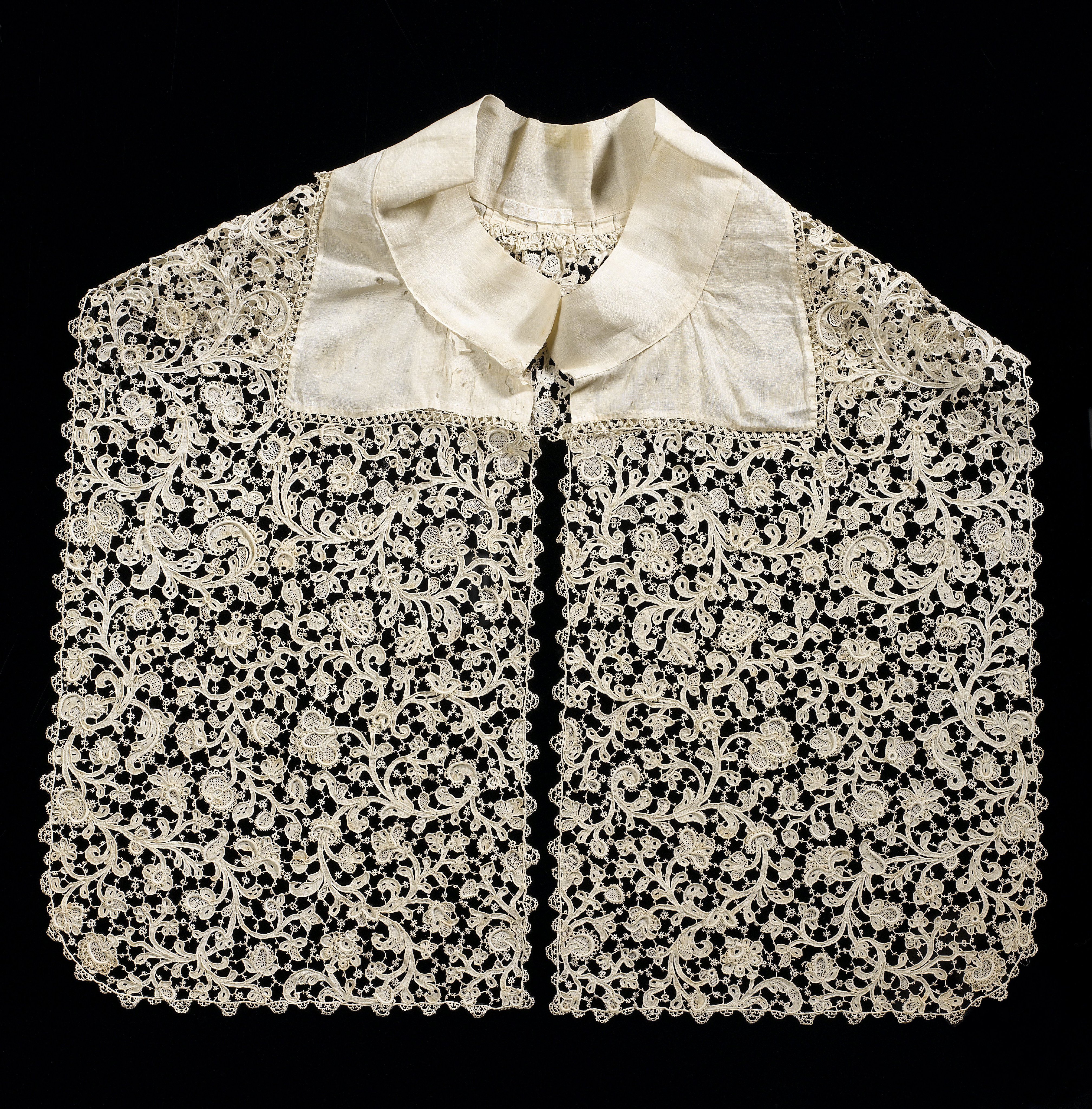 Flat Collar with Plain Linen Band and Needlepoint Lace