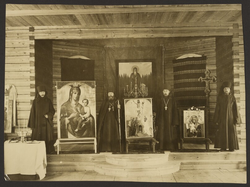 Makarevsky Retreat, Sacred Pictures
