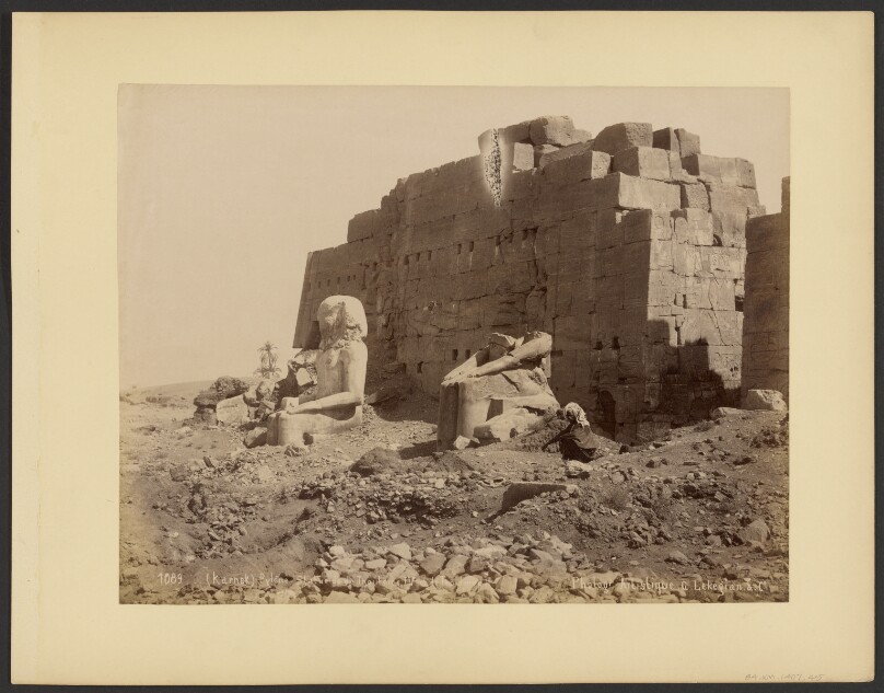 (Karnak) Pylone, Statue de Thoutmes IV et de Thoutmes II