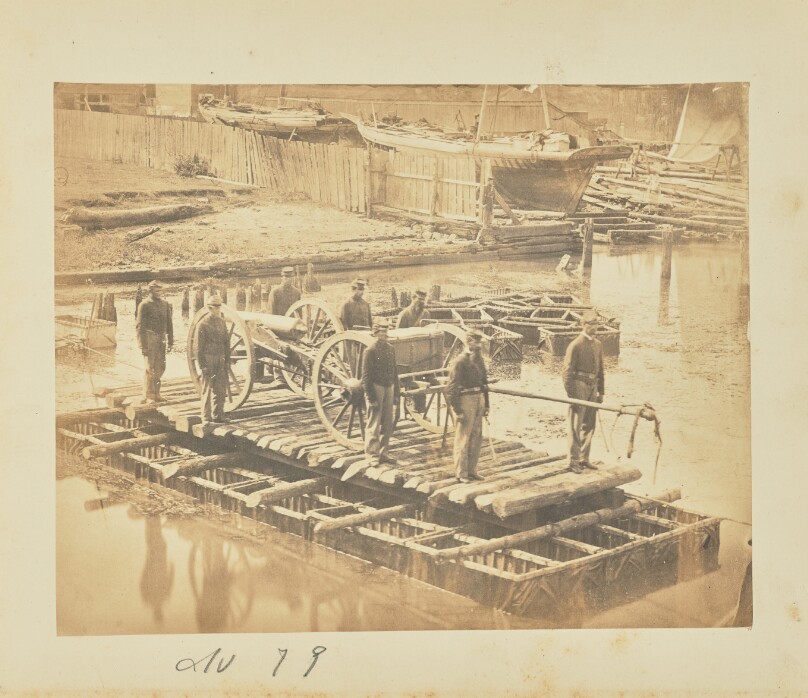 Raft of blanket boats ferrying field artillery and men over Potomac River