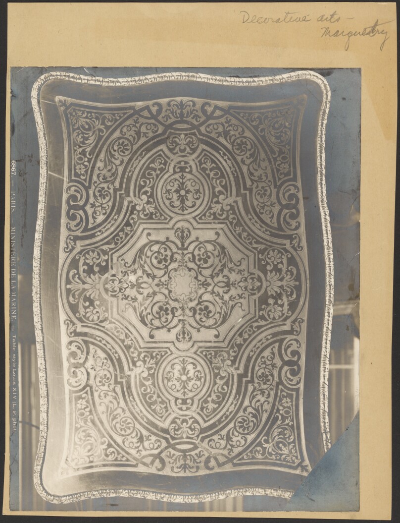 Paris, Ministere de la Marine, Table style Louis XIV