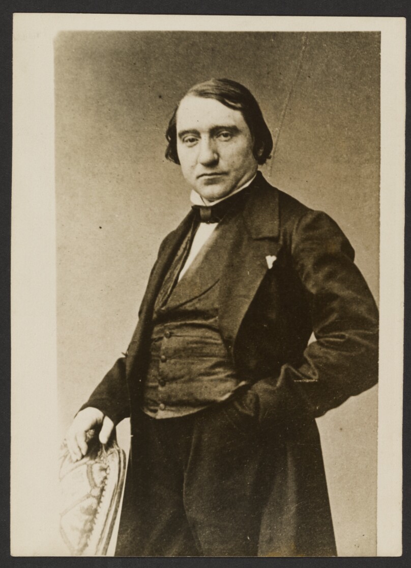 [Centenaire d'Ernest Renan, portrait vers 1855-58]