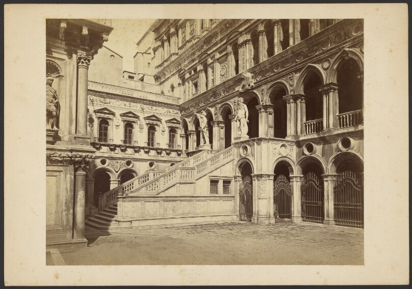 Scala dei Giganti e Corte dei Senatori nel Palazzo Ducale