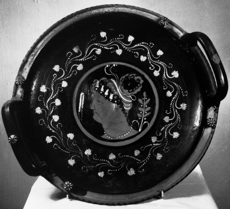 Apulian Knob-Handled Patera