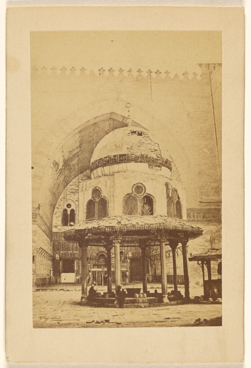 Interier de la mosquee Sultan Hassan.