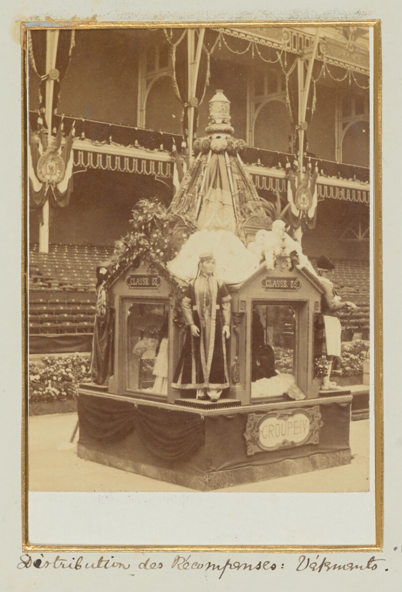 Distribution des Récompenses Groupe 4, Vêtements