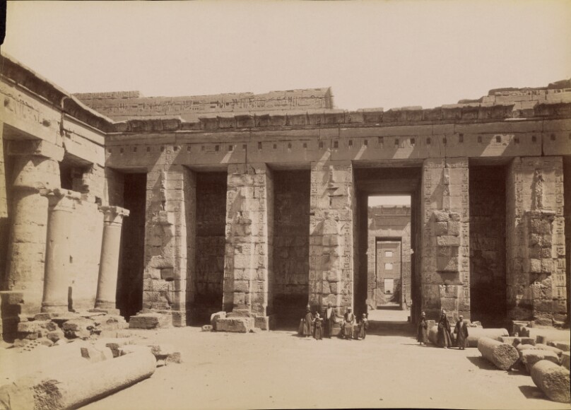 [Medinet Habu, Second Court on the East Side] / [Medinet Habout, Deuxième Cour Cote Est]