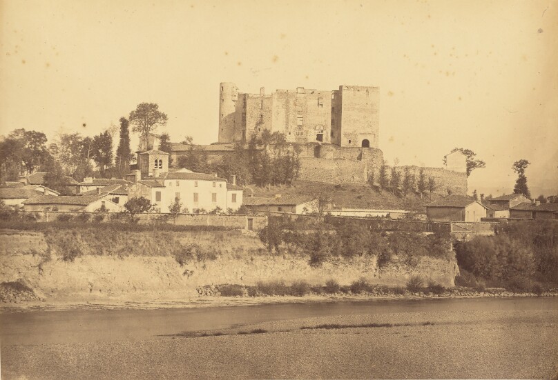 Chateau de Montrond, Près de la Station de Ce Nom